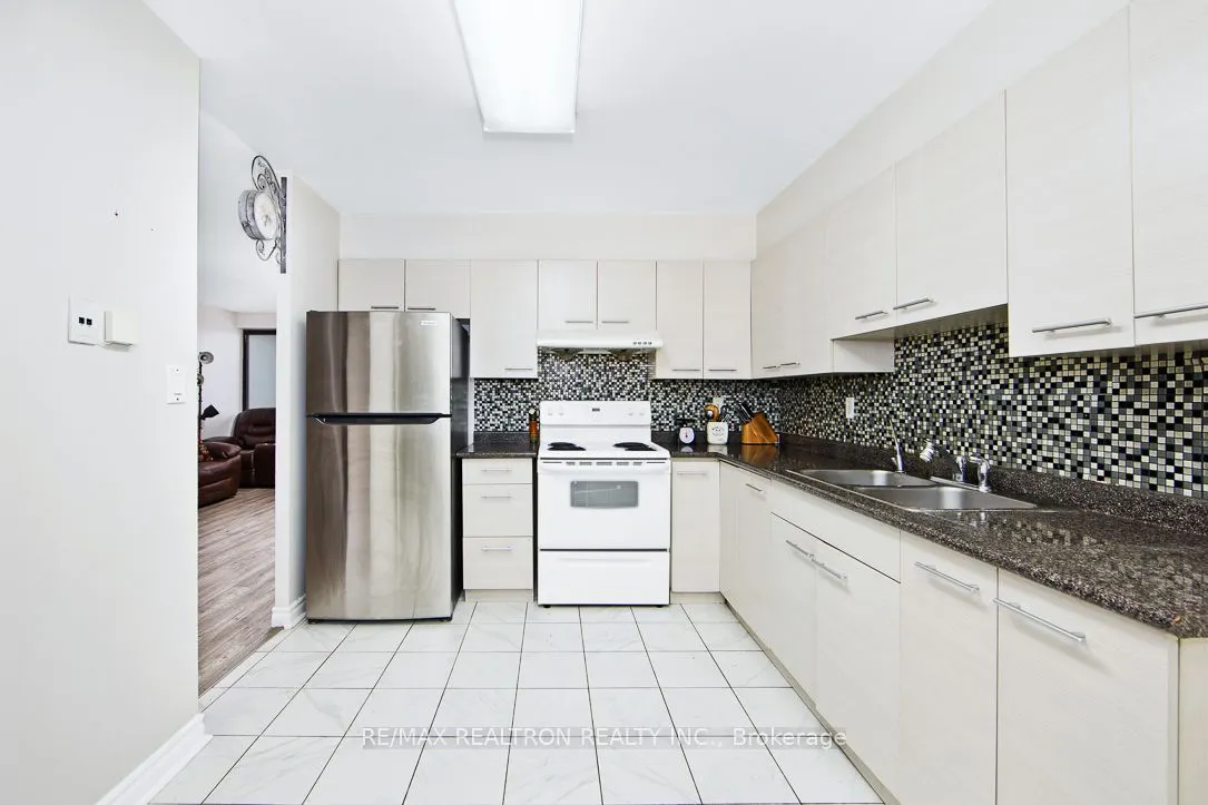 25 Bamburgh Circle, #1133