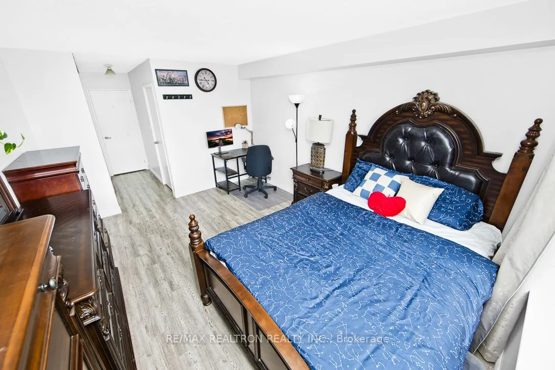25 Bamburgh Circle, #1133