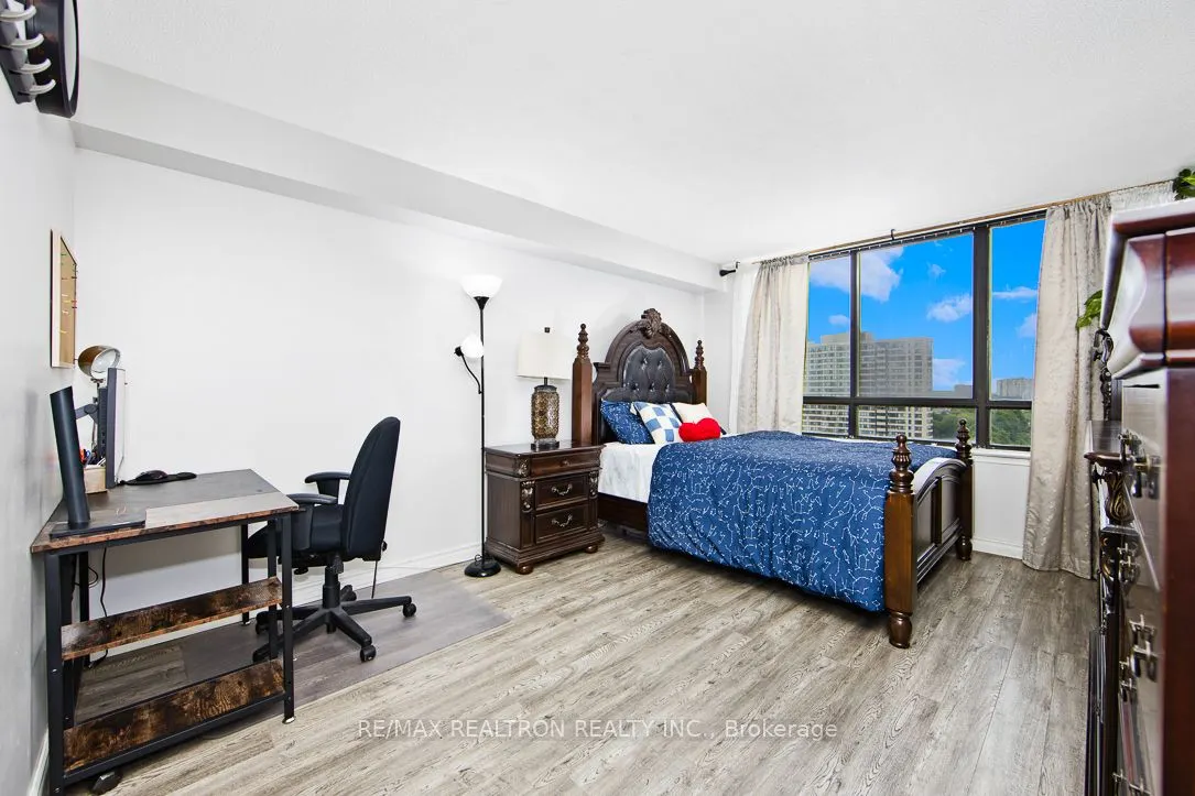 25 Bamburgh Circle, #1133