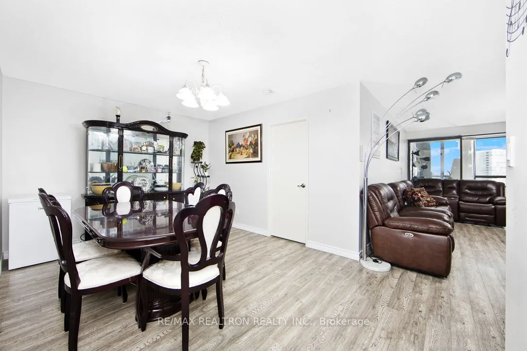 25 Bamburgh Circle, #1133