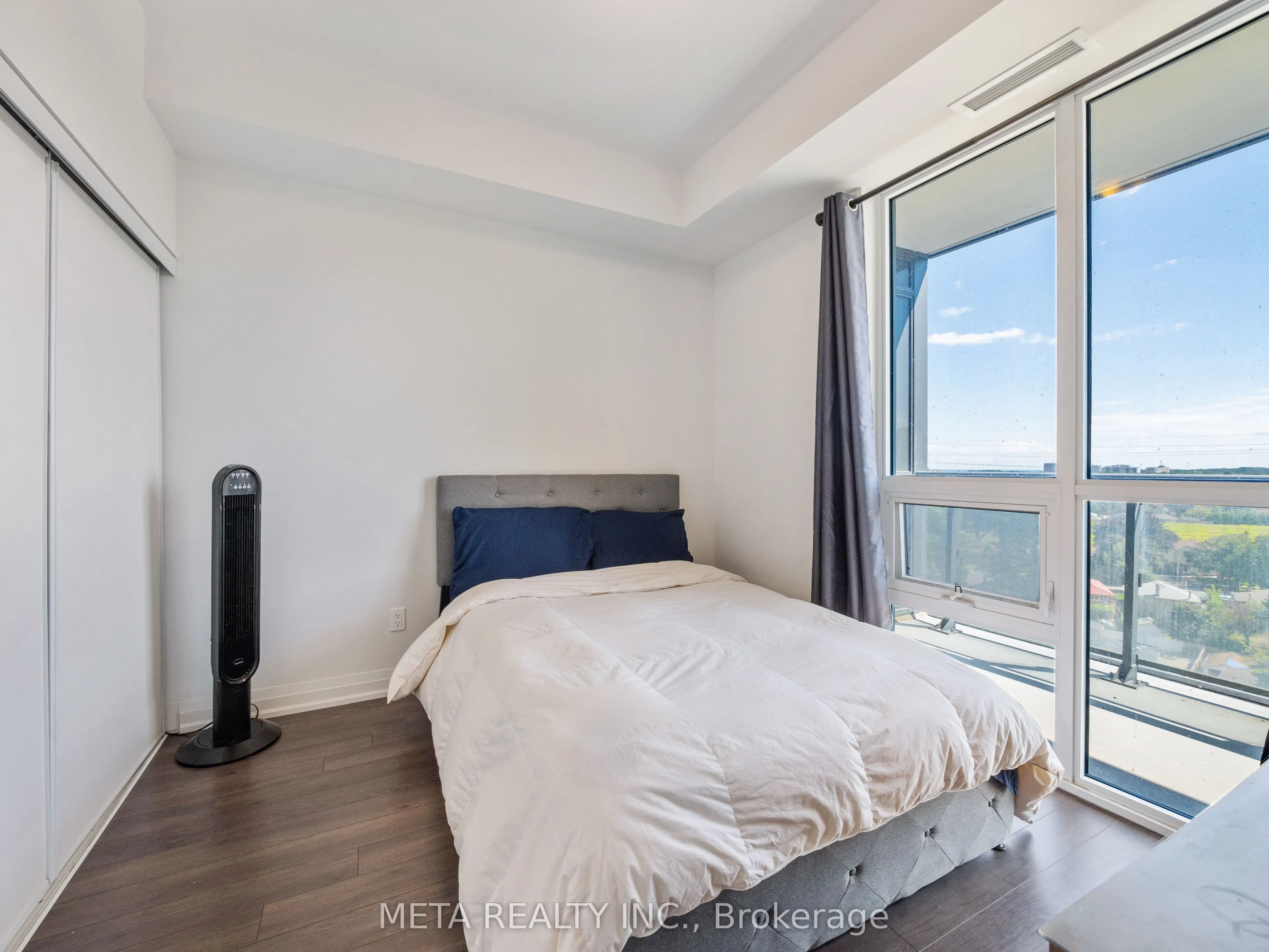 10 Meadowglen Place E, #908