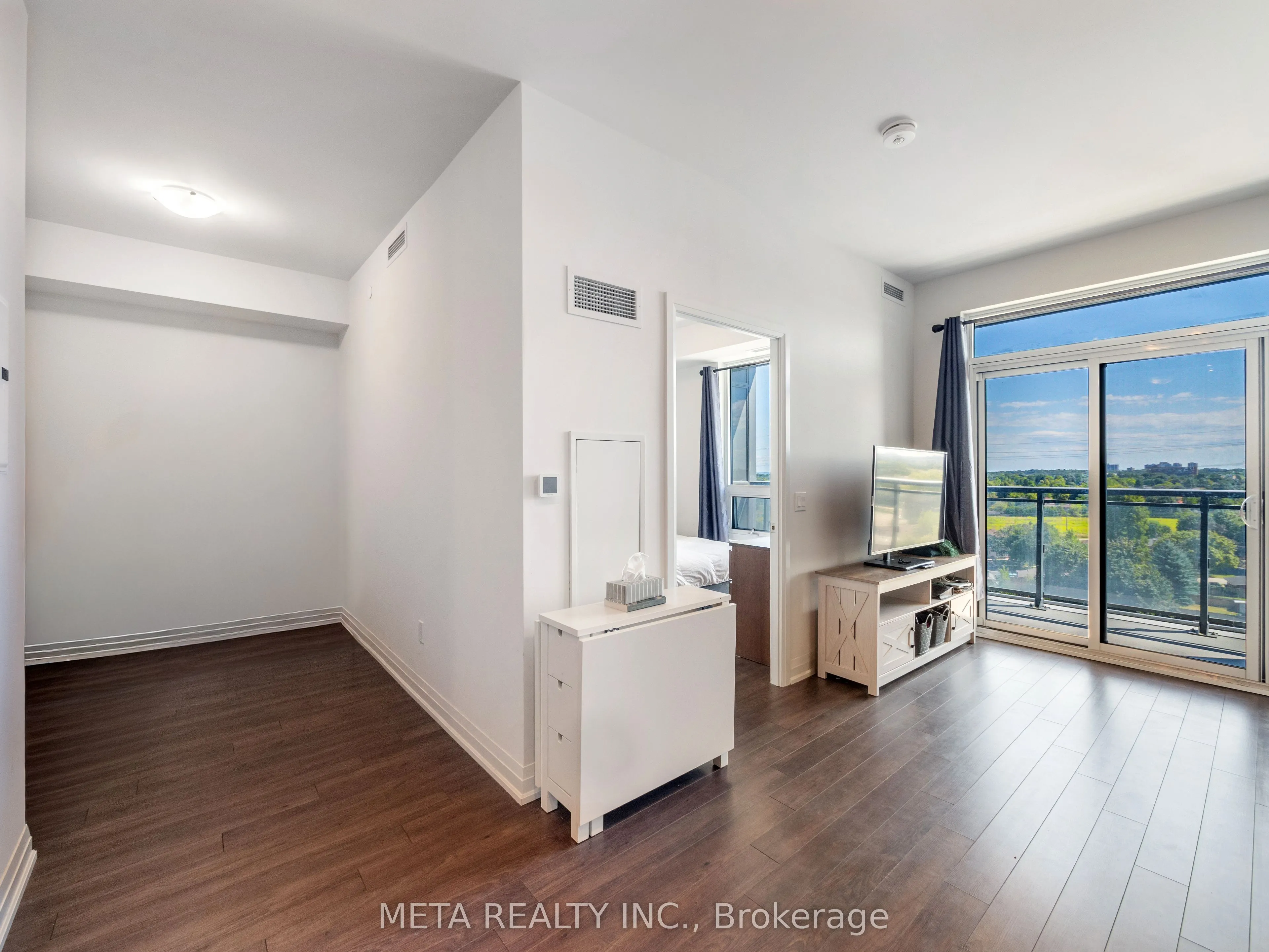 10 Meadowglen Place E, #908