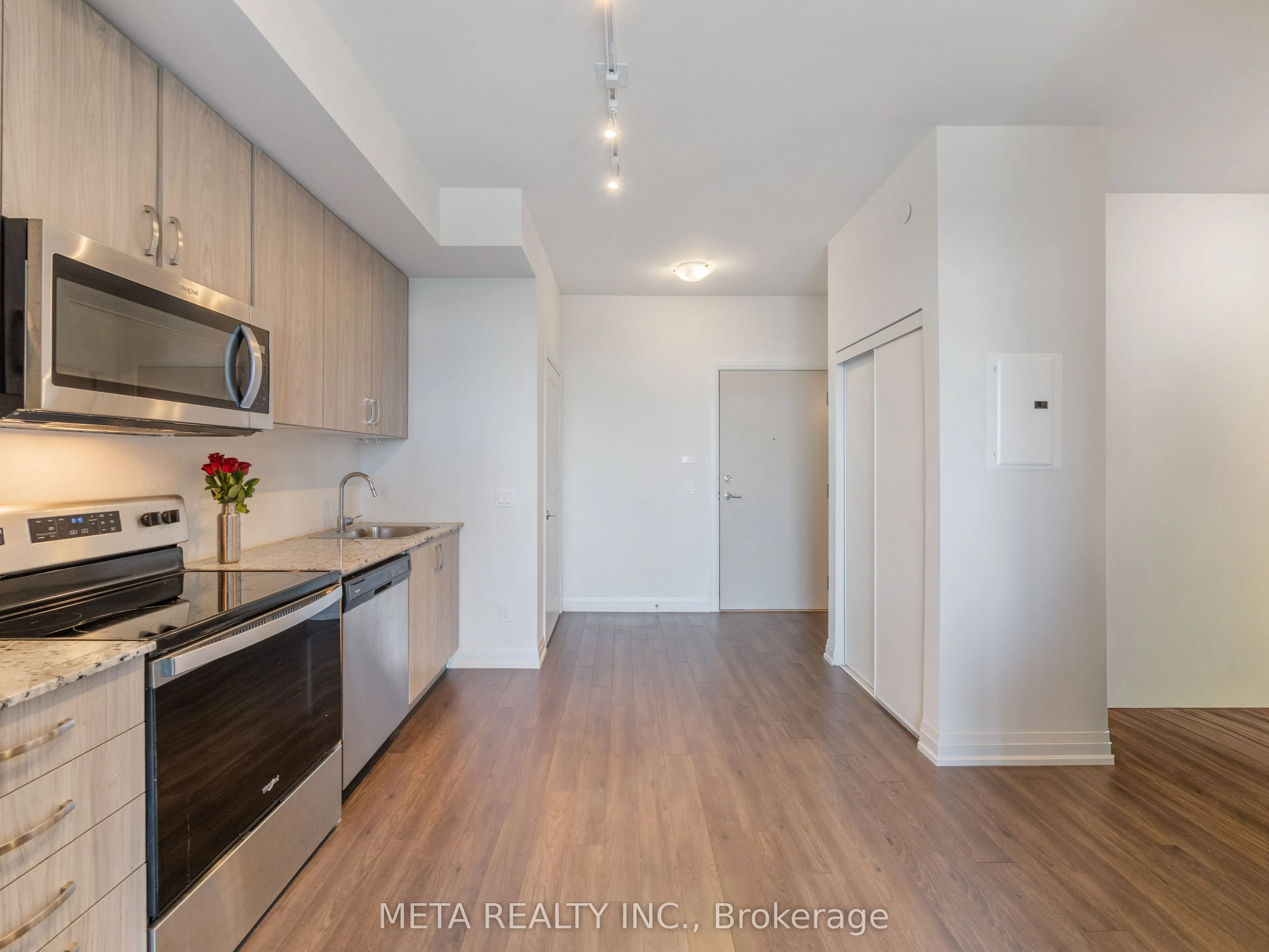 10 Meadowglen Place E, #908