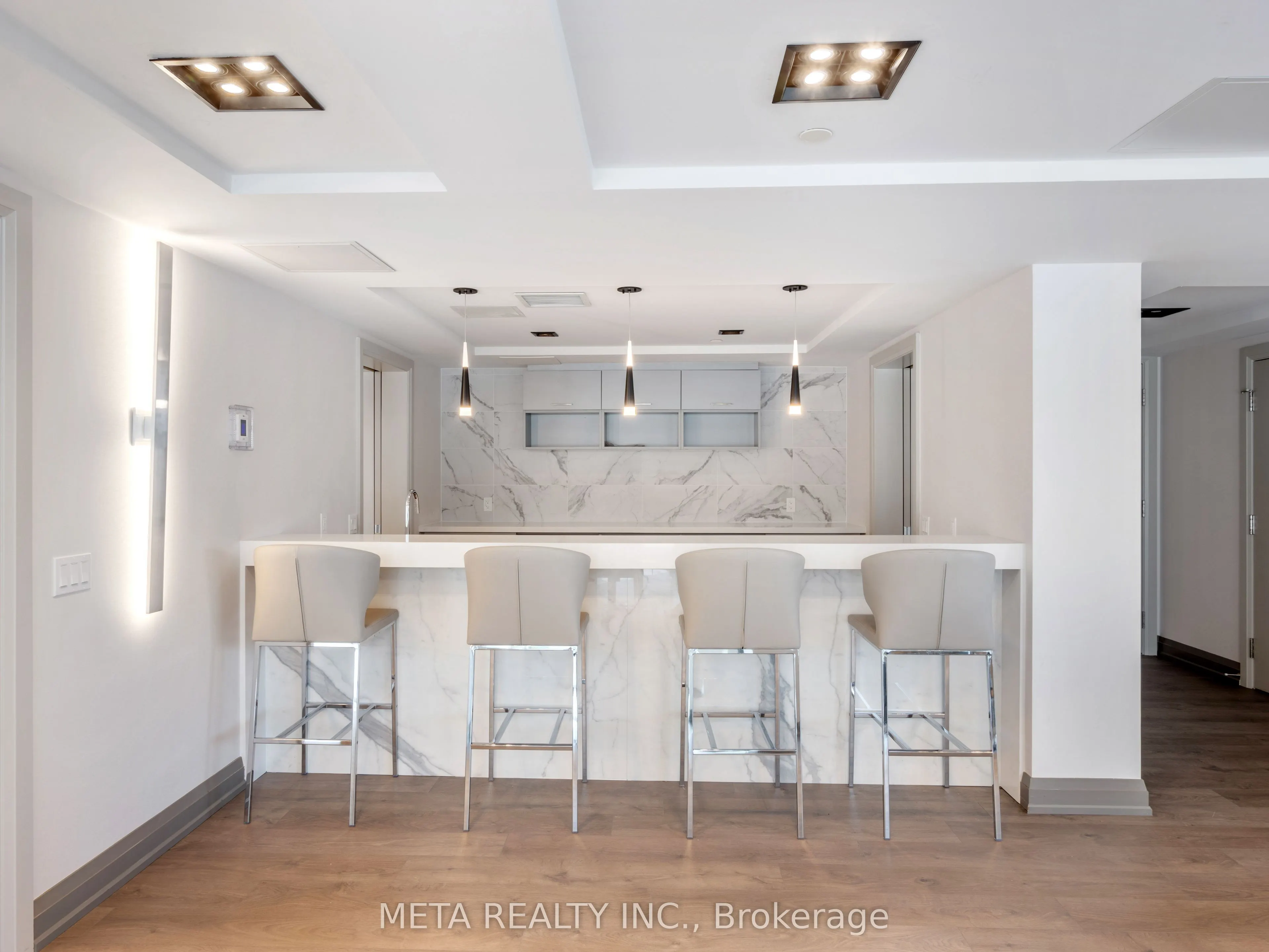 10 Meadowglen Place E, #908