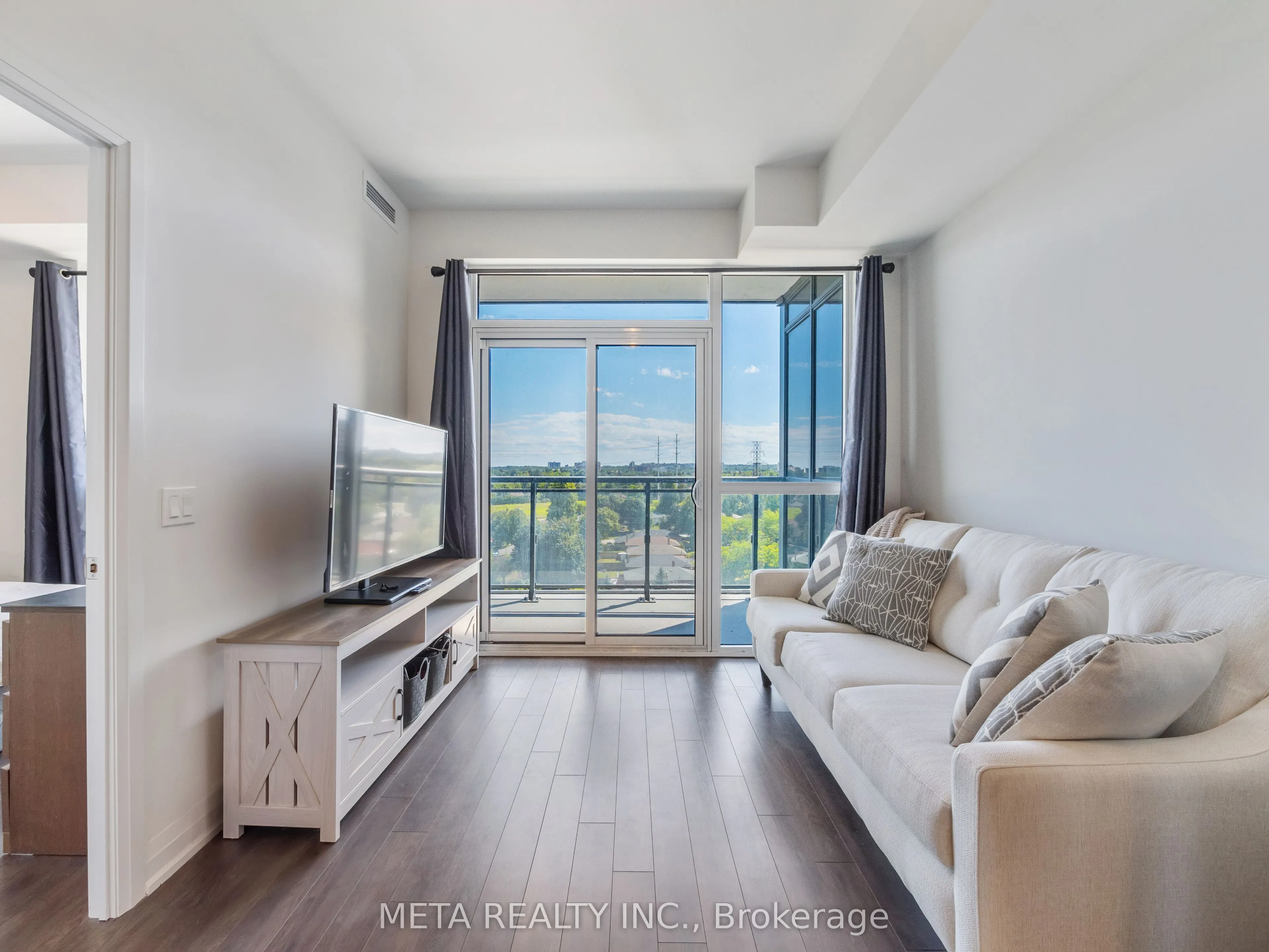 10 Meadowglen Place E, #908