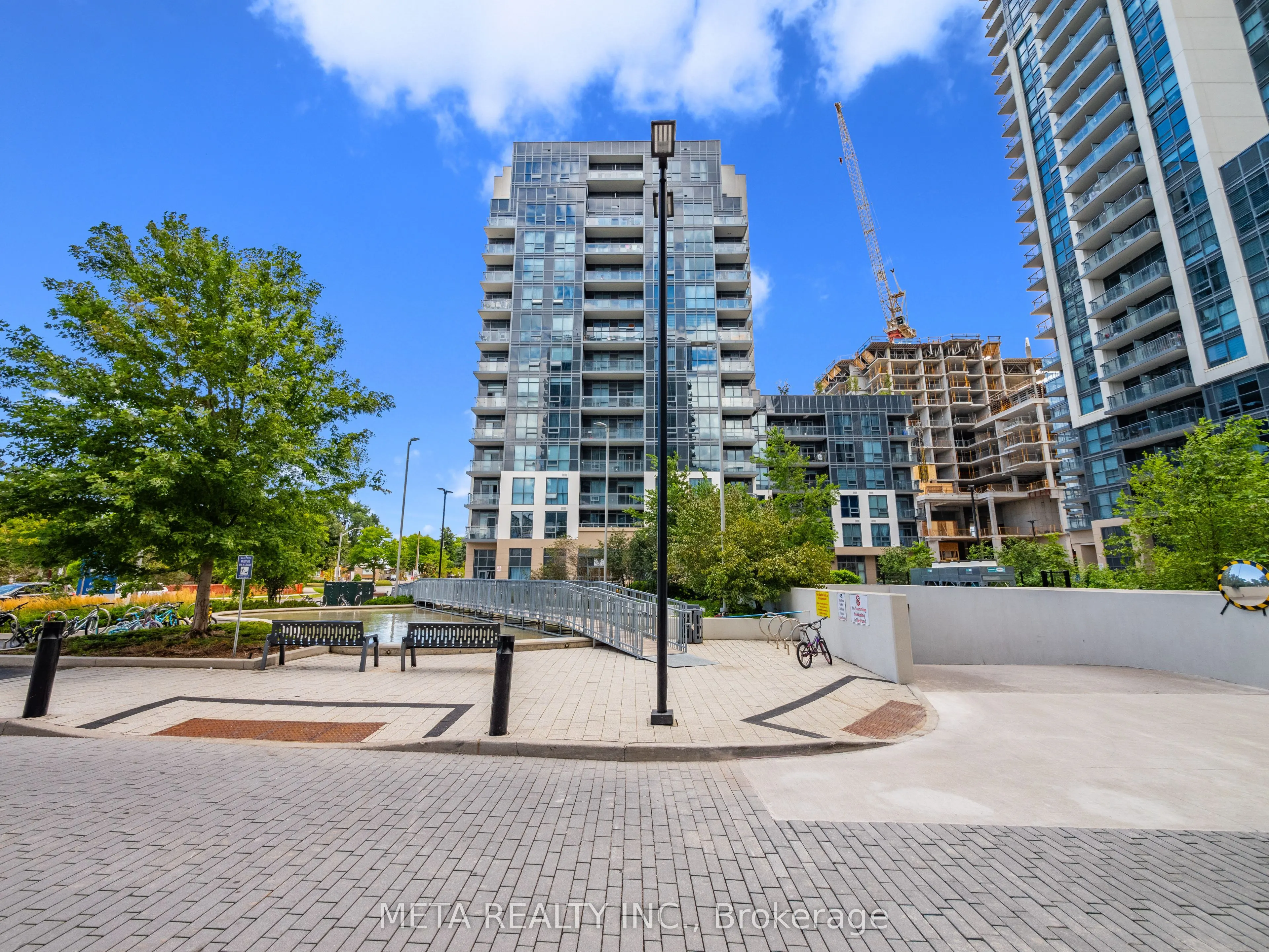 10 Meadowglen Place E, #908