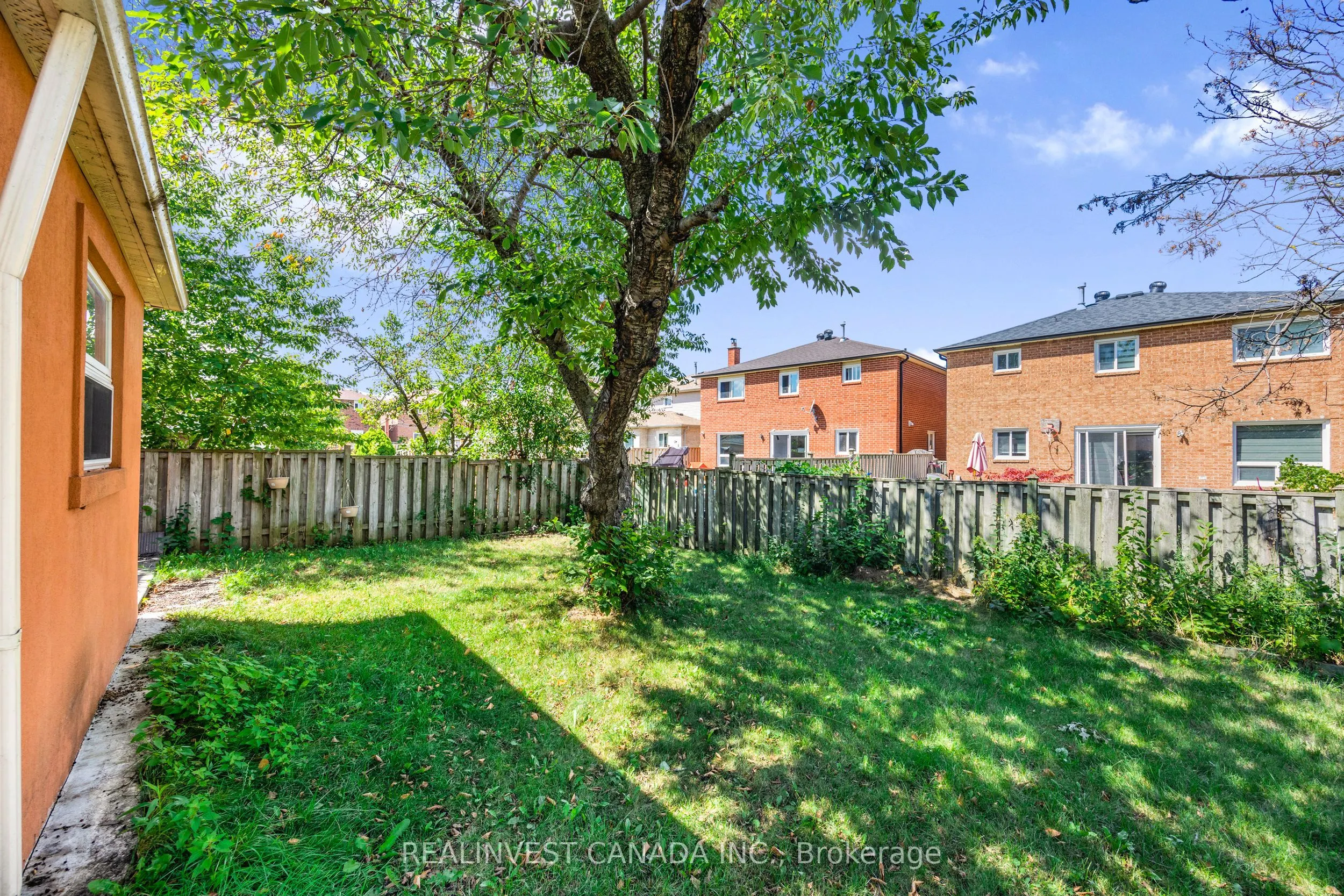 99 Carisbrooke Square