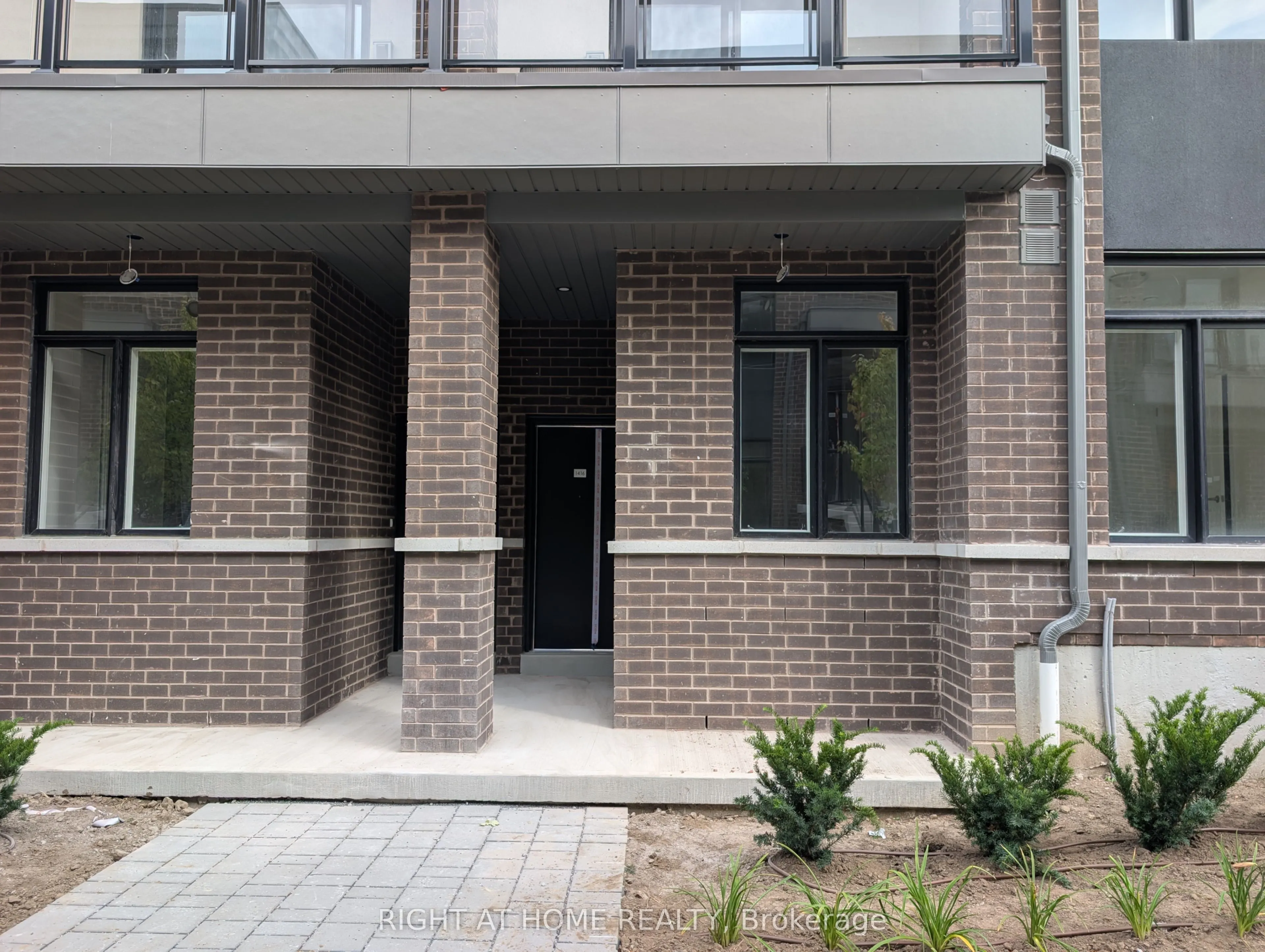 1695 Dersan Street, #1416