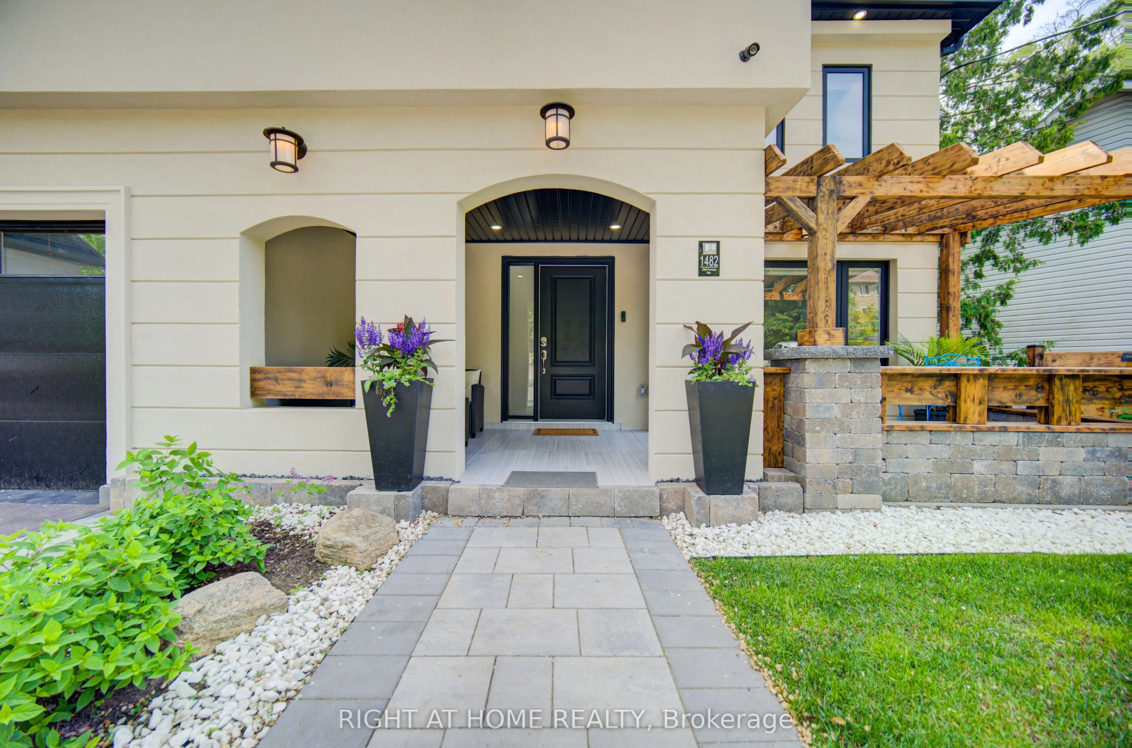1482 Old Forest Road
