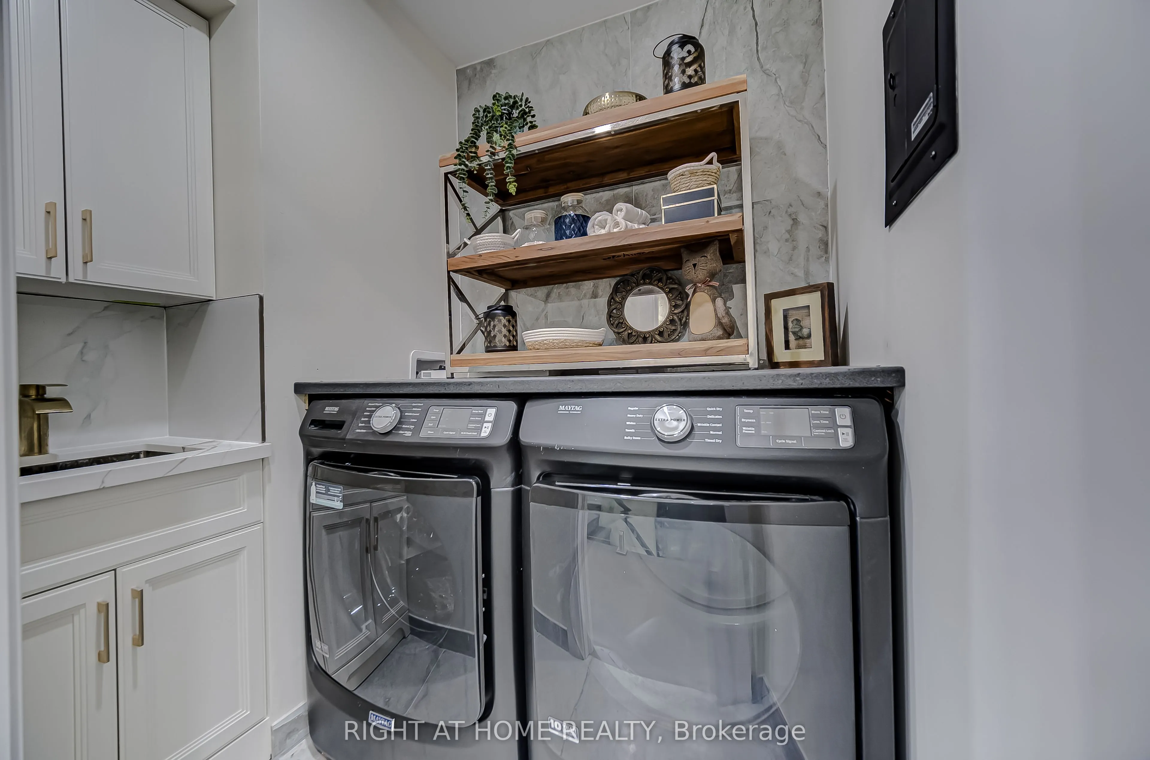 1482 Old Forest Road