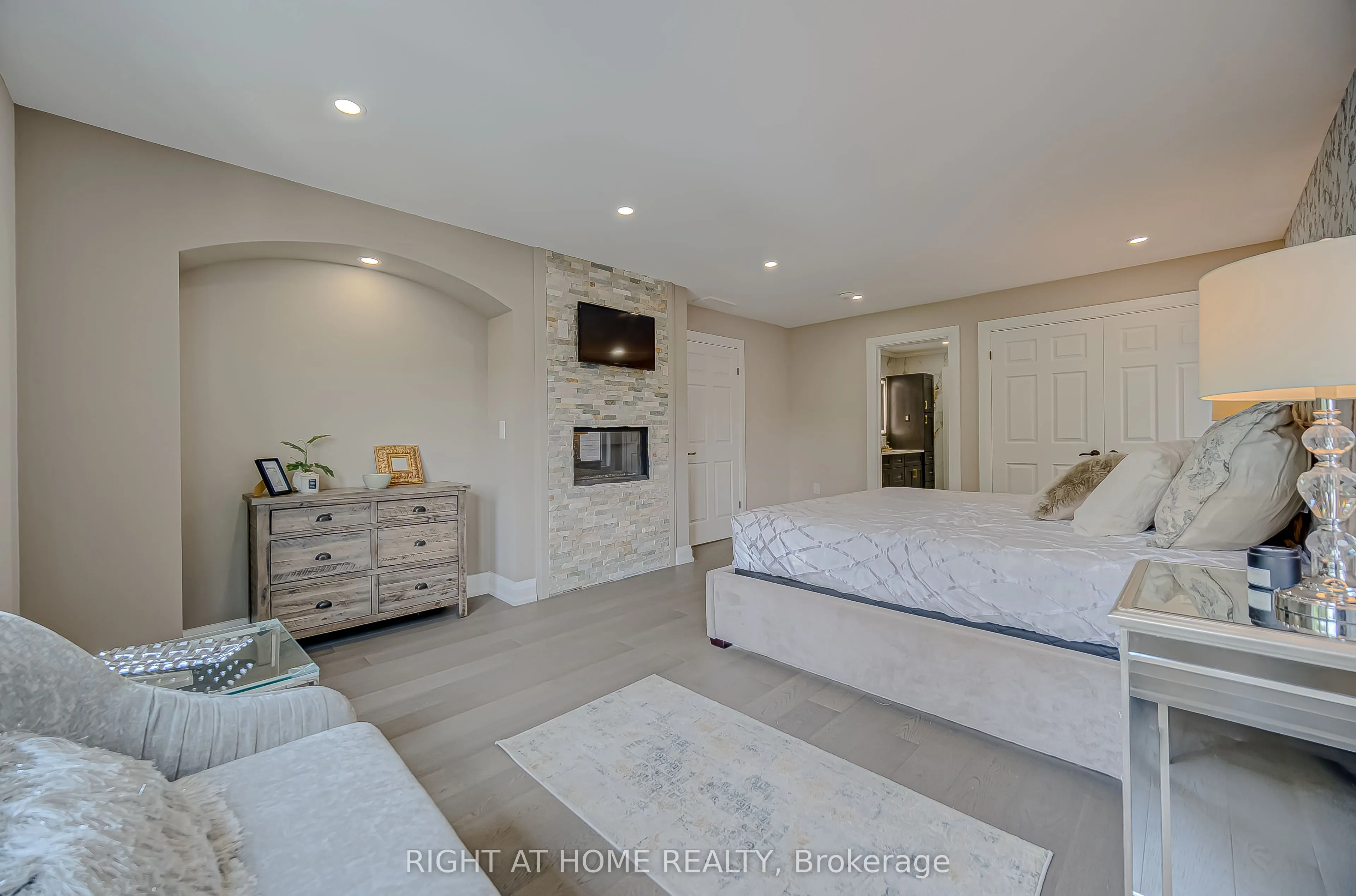 1482 Old Forest Road
