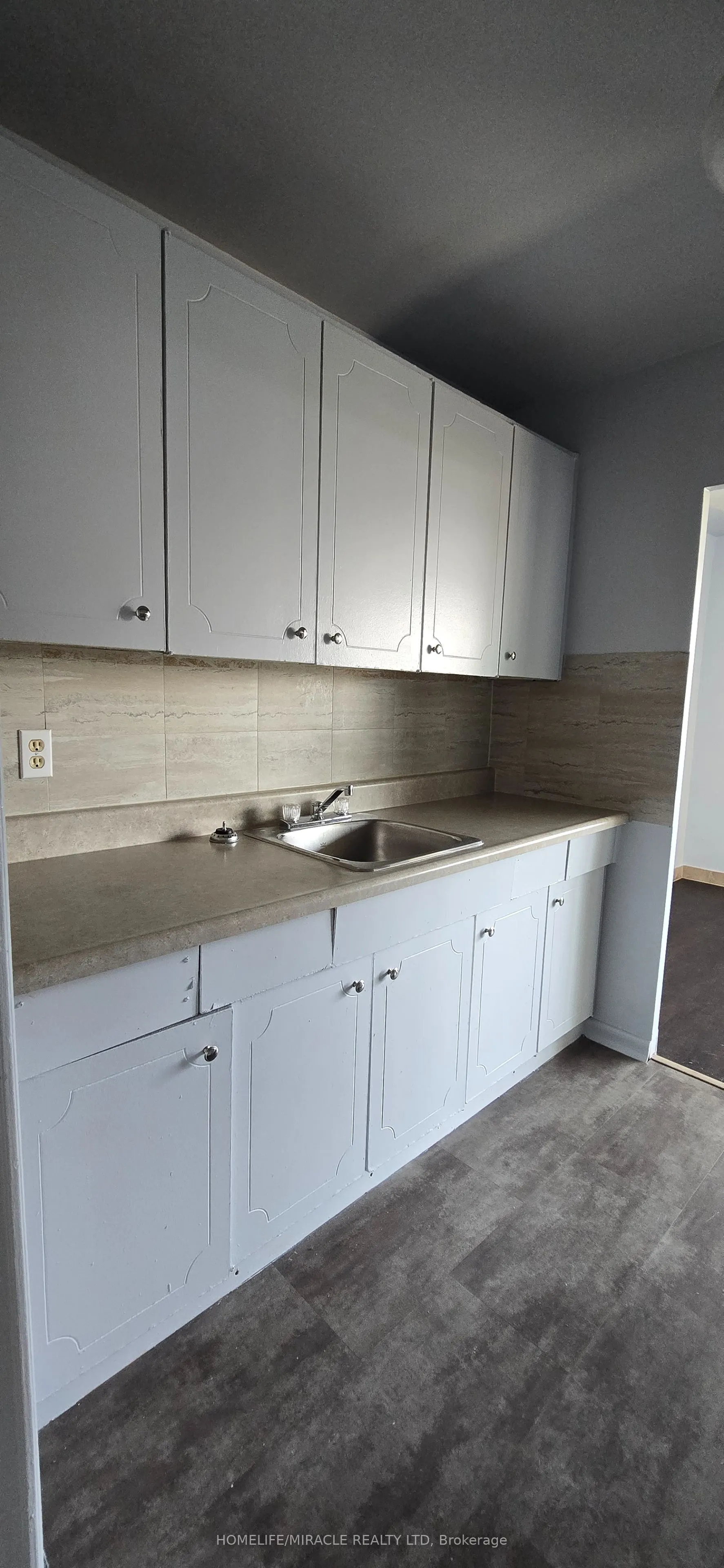 1651 VICTORIA PARK Avenue, #605