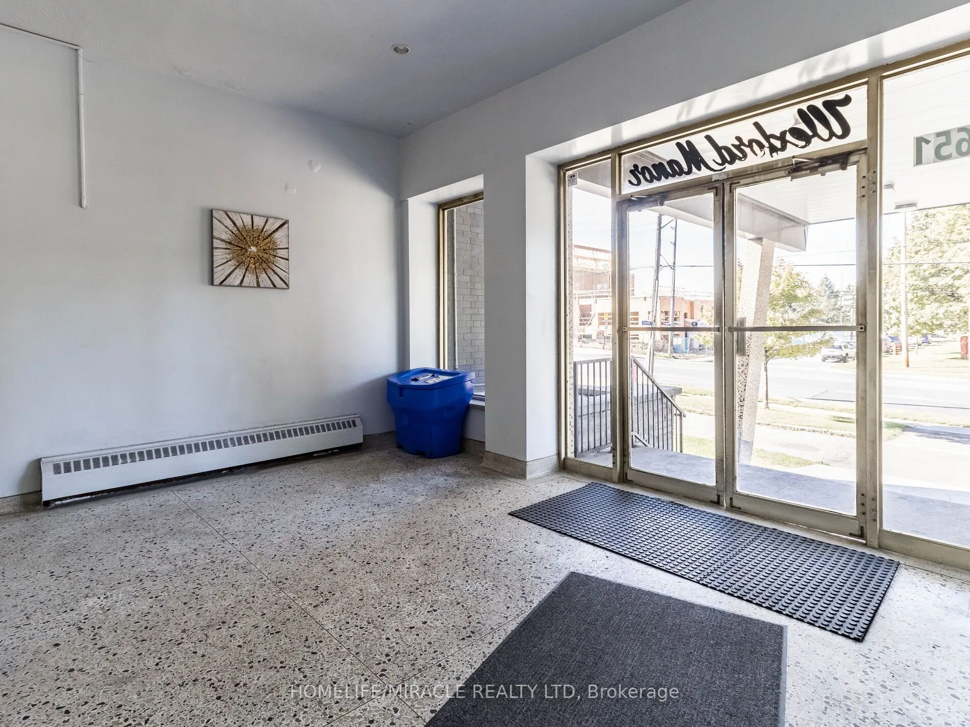 1651 VICTORIA PARK Avenue, #605