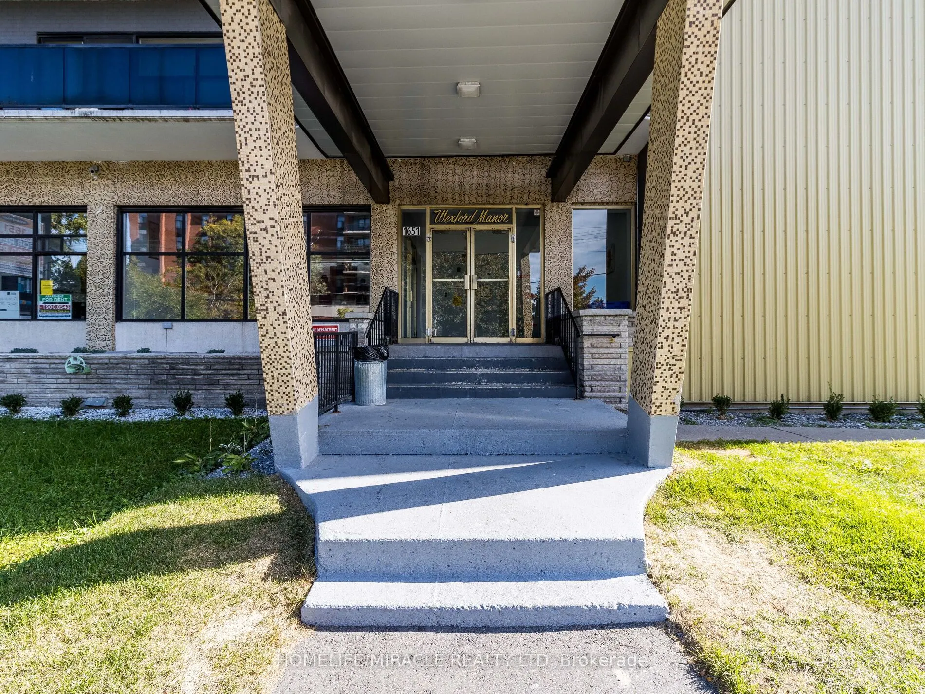 1651 VICTORIA PARK Avenue, #605