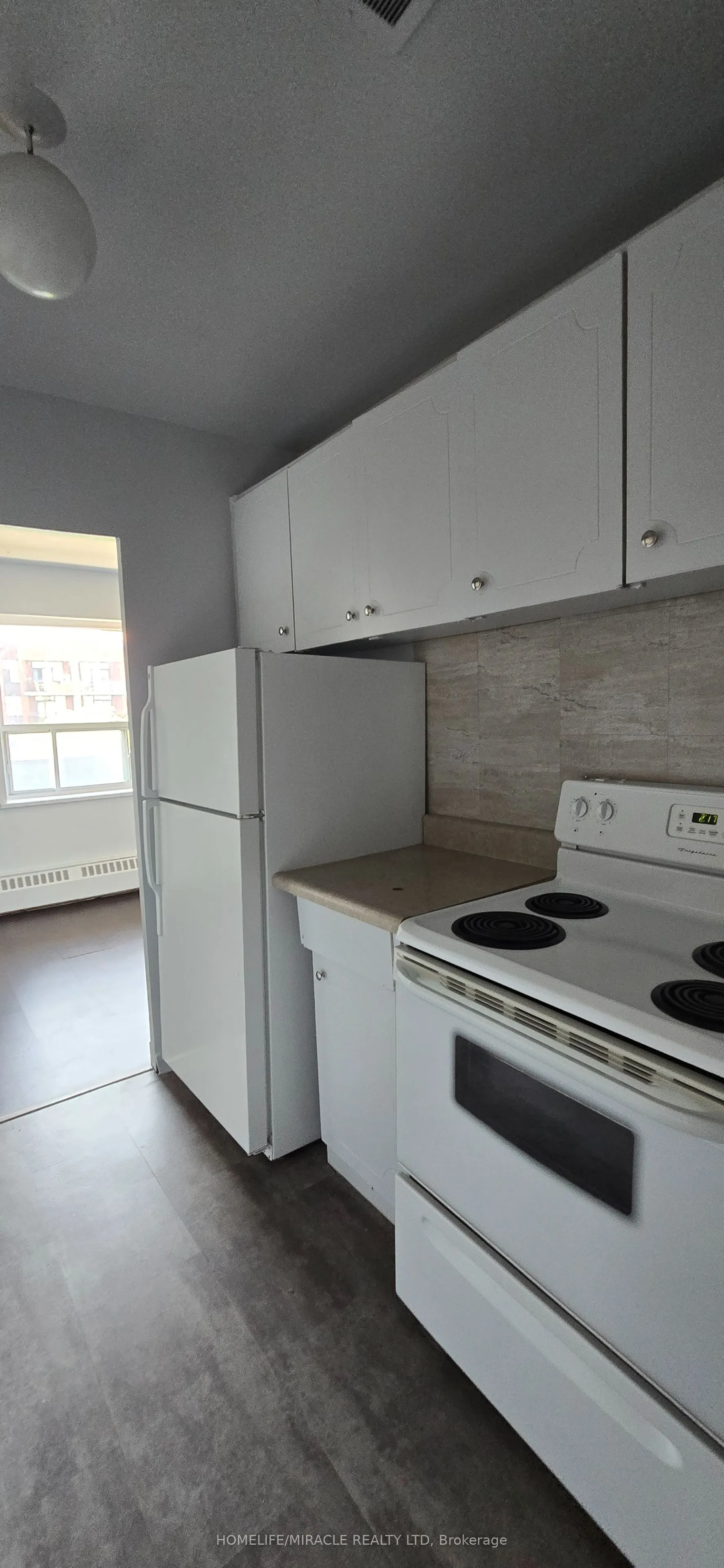 1651 VICTORIA PARK Avenue, #605