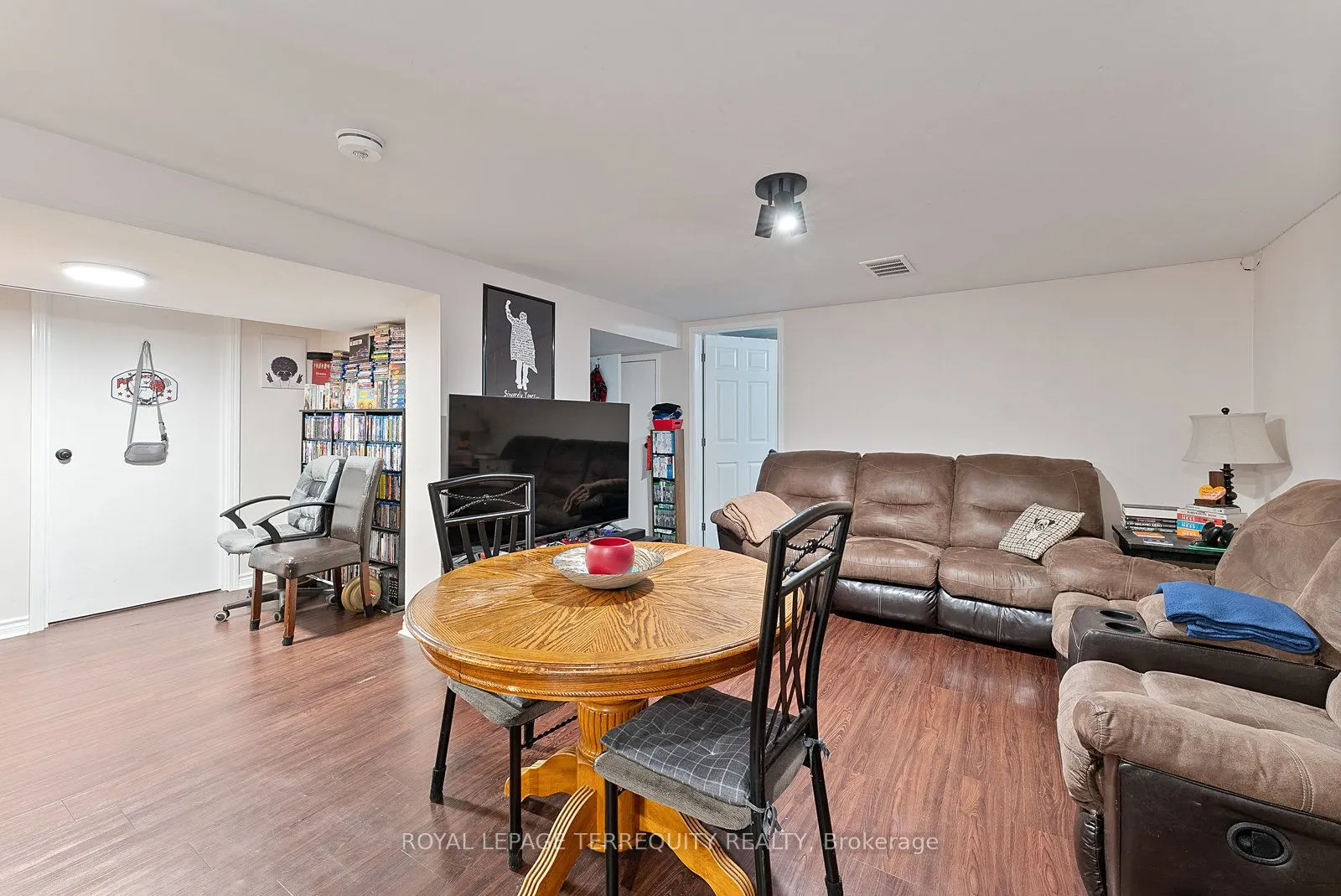 329 Cochrane Street
