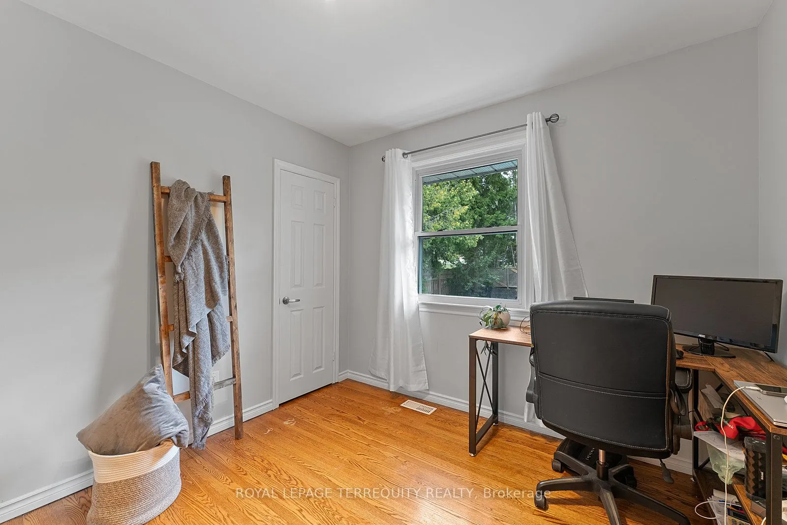 329 Cochrane Street