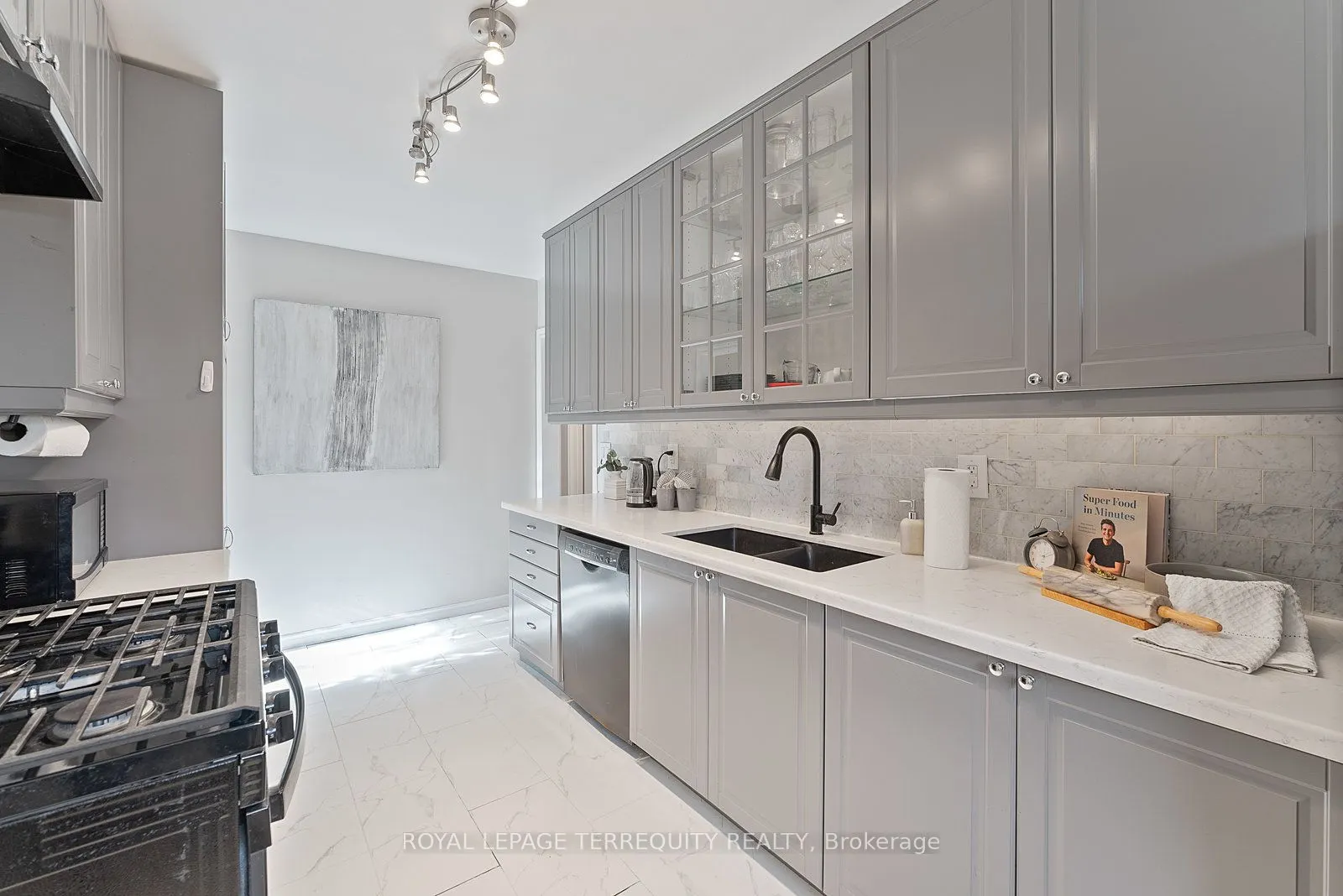 329 Cochrane Street