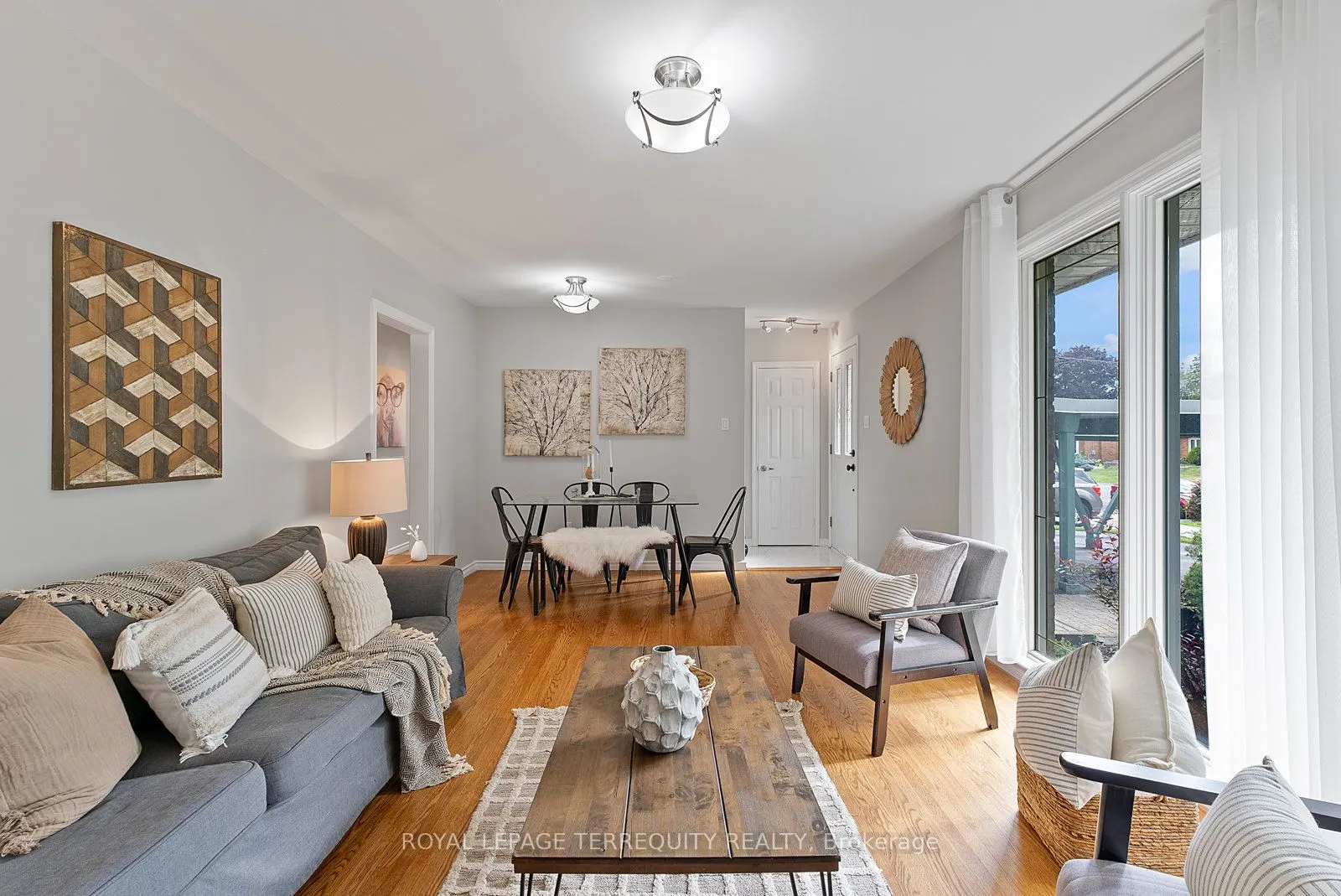 329 Cochrane Street