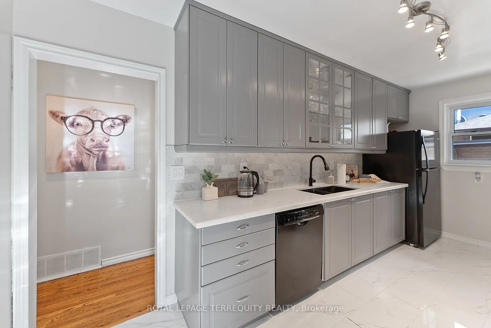 329 Cochrane Street