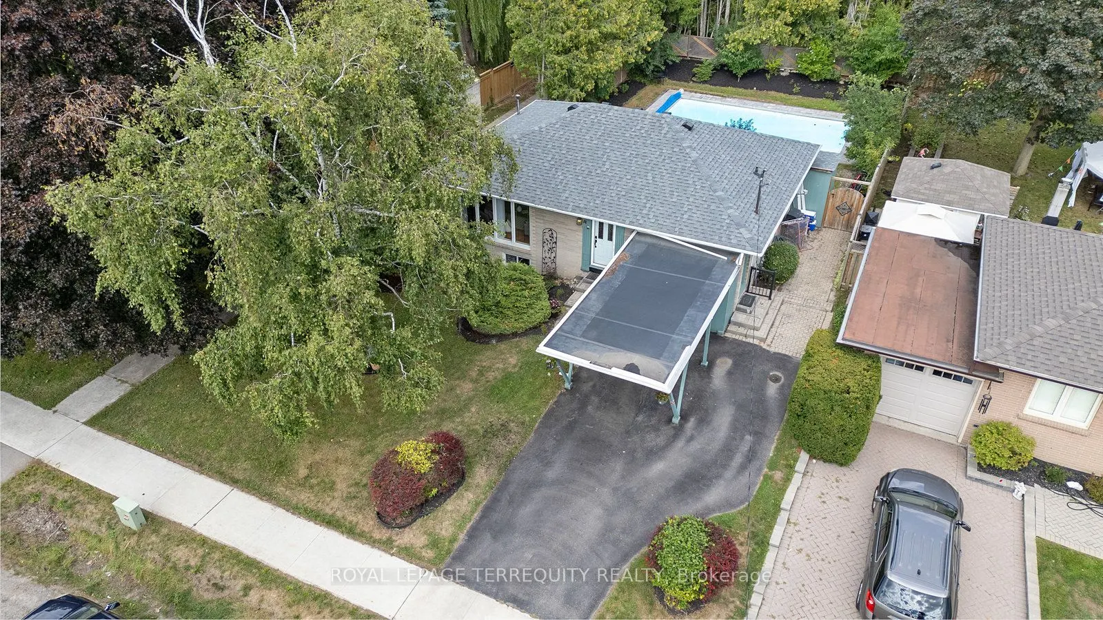 329 Cochrane Street