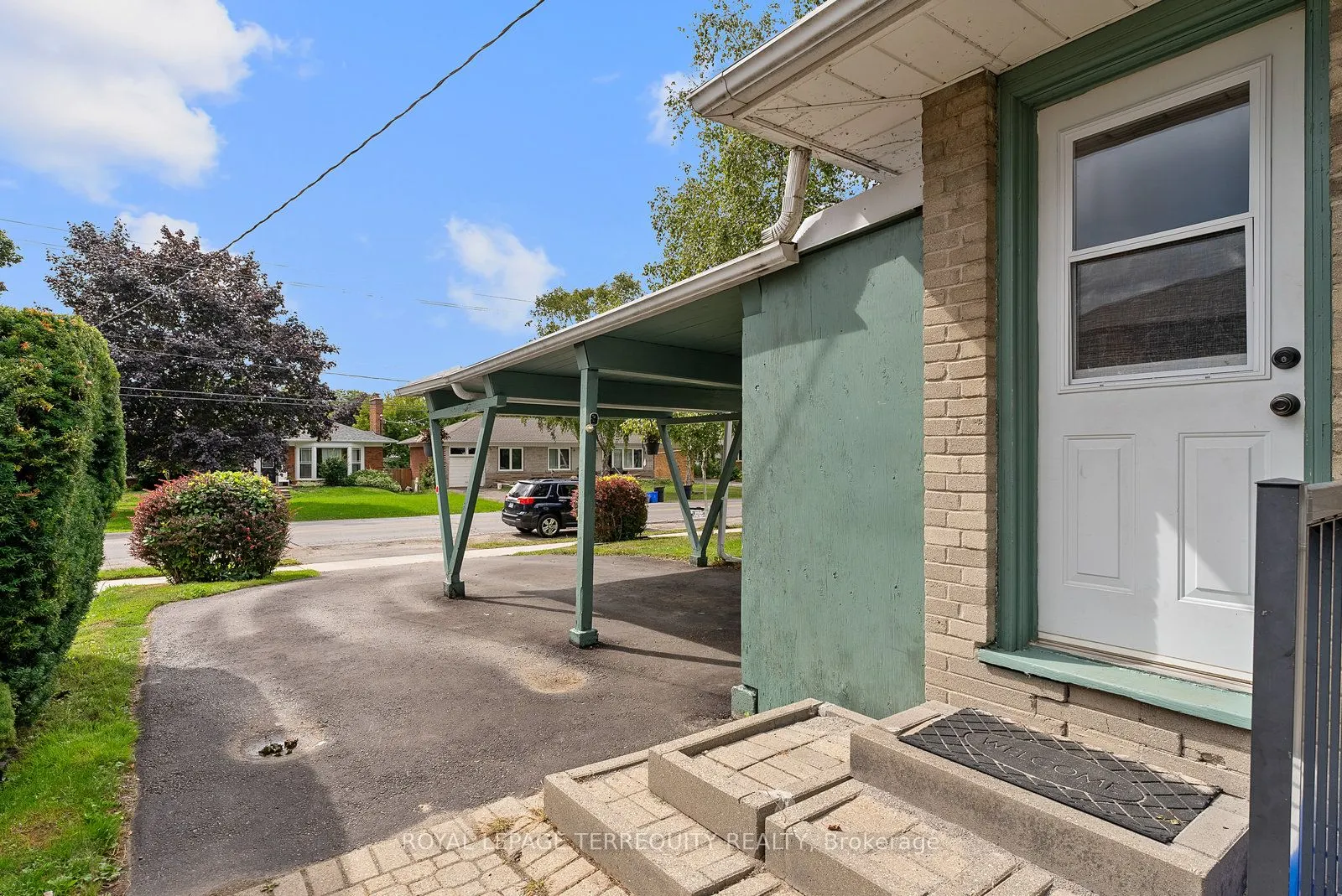 329 Cochrane Street