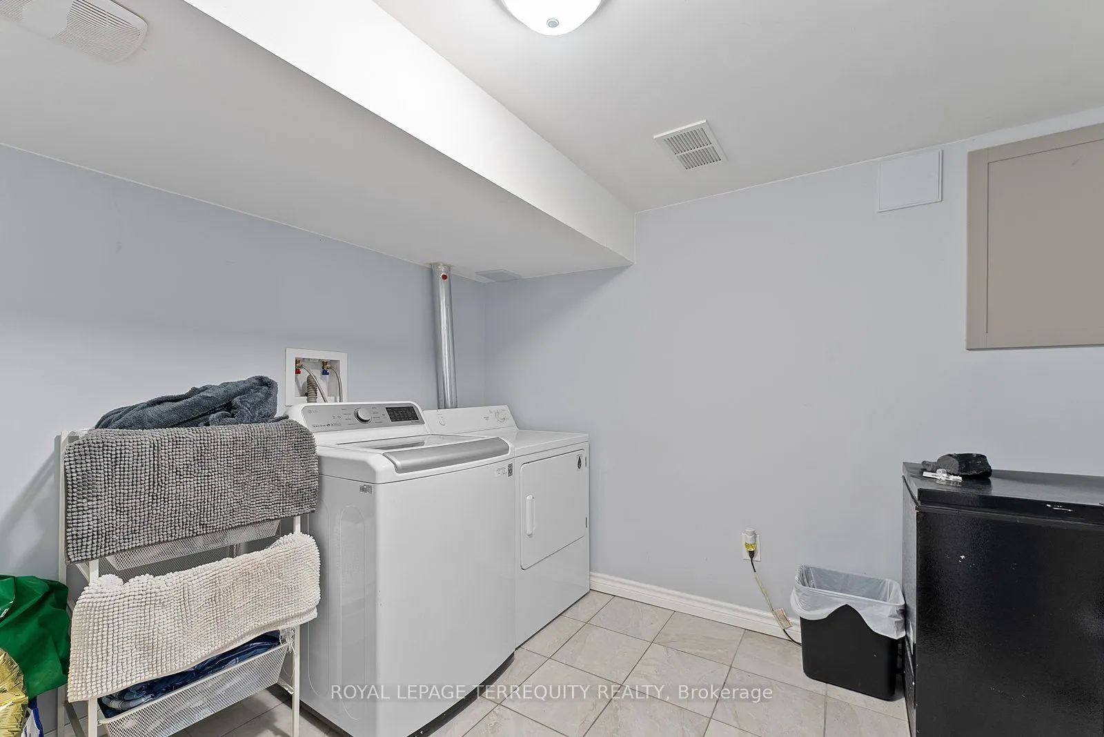 329 Cochrane Street