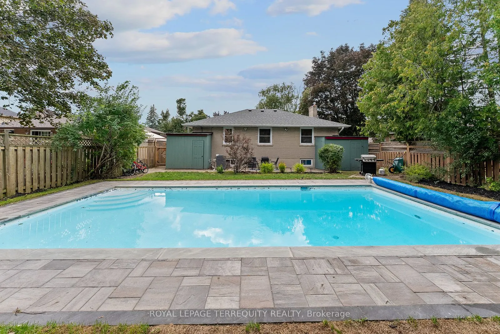 329 Cochrane Street