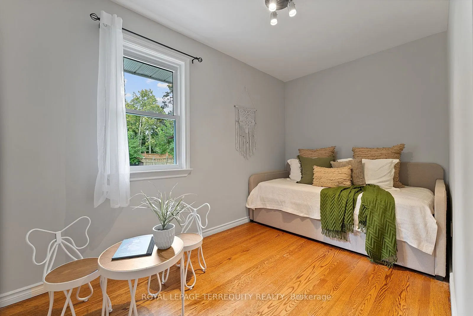 329 Cochrane Street