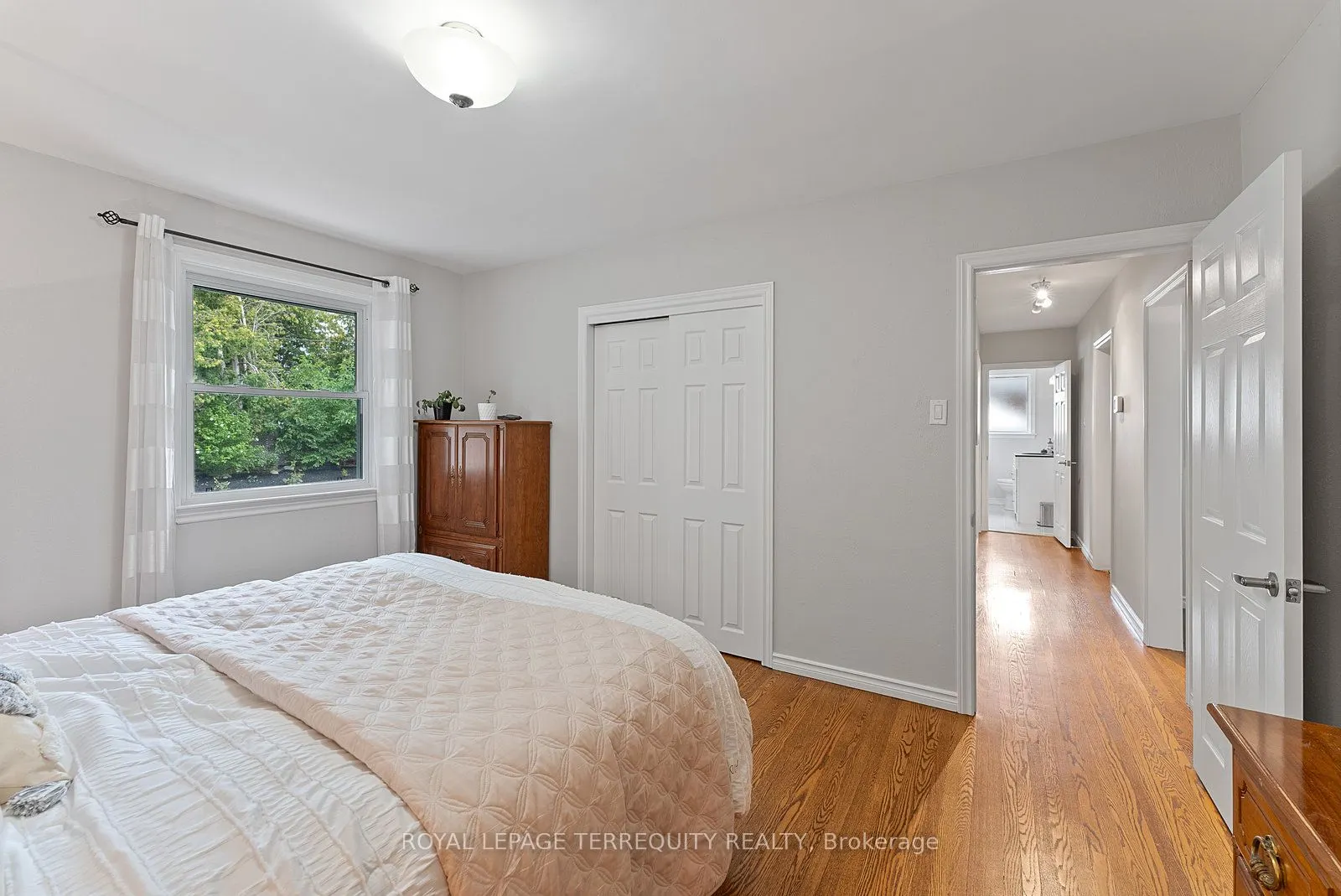 329 Cochrane Street