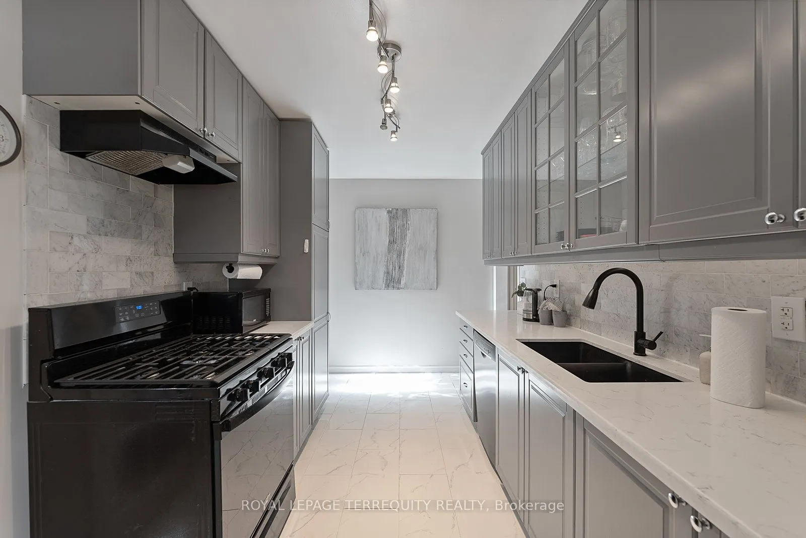329 Cochrane Street