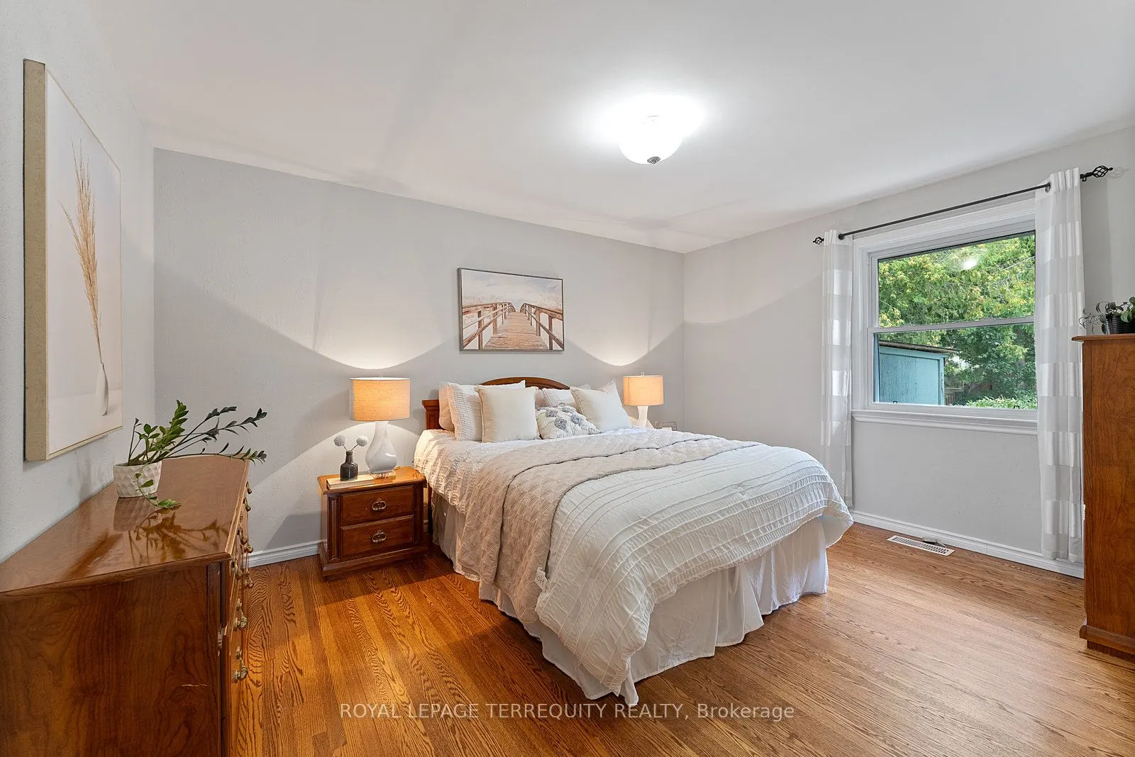 329 Cochrane Street