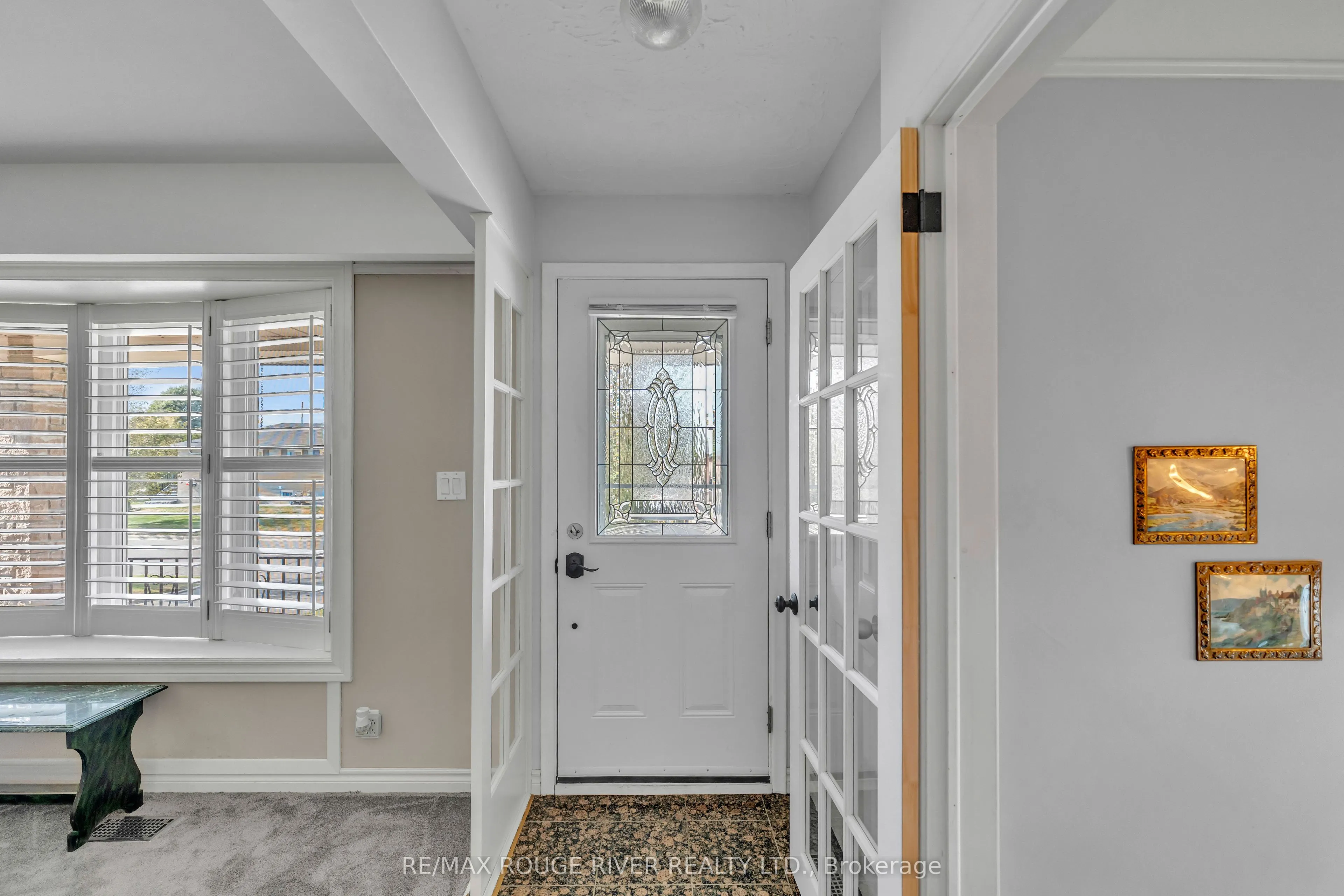 686 Perry Crescent