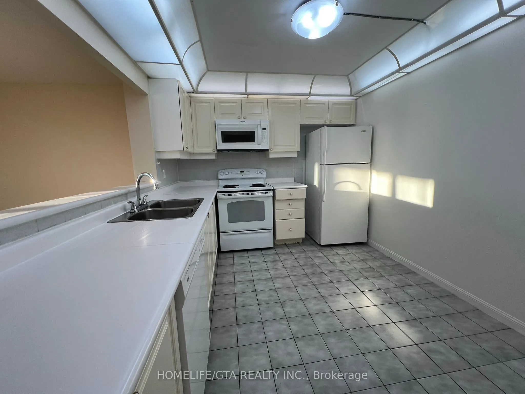 88 Corporate Drive, #2211
