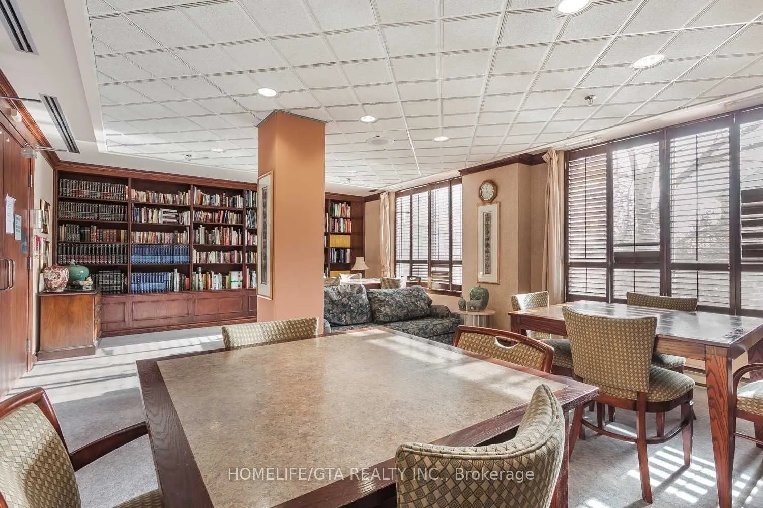 88 Corporate Drive, #2211