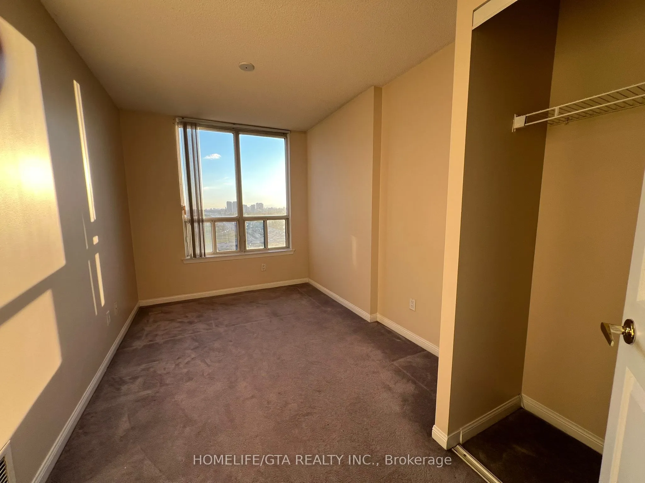 88 Corporate Drive, #2211