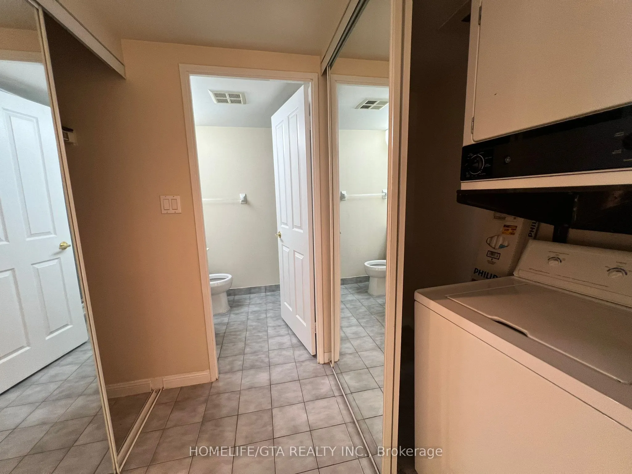 88 Corporate Drive, #2211