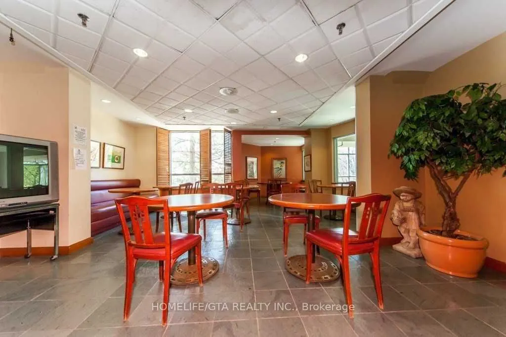 88 Corporate Drive, #2211