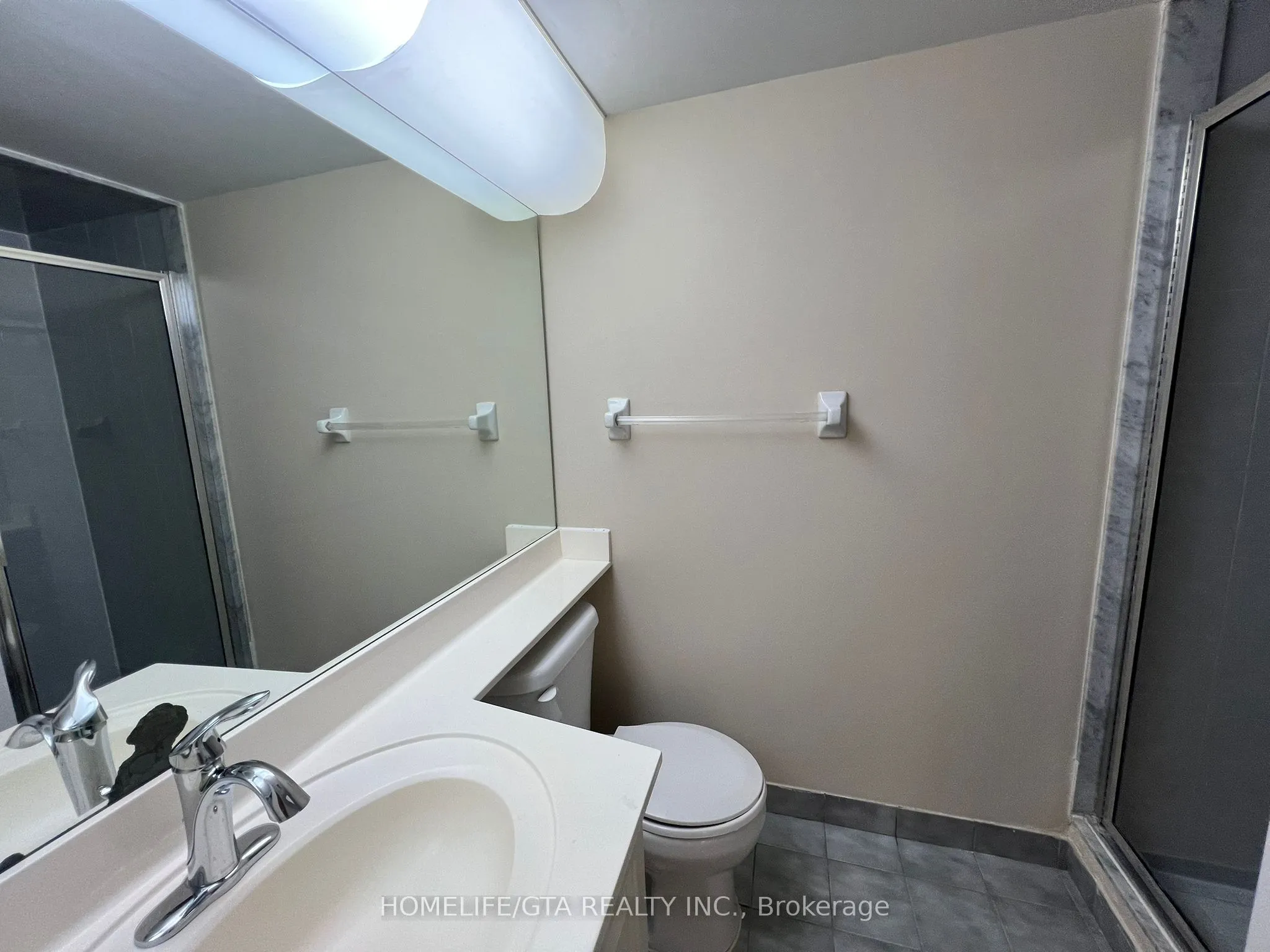 88 Corporate Drive, #2211