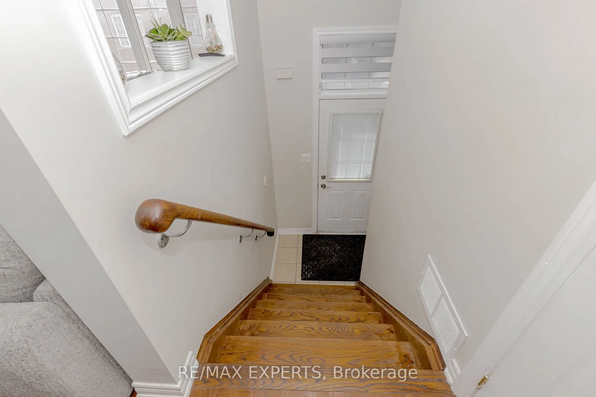 24 Ignatius Lane