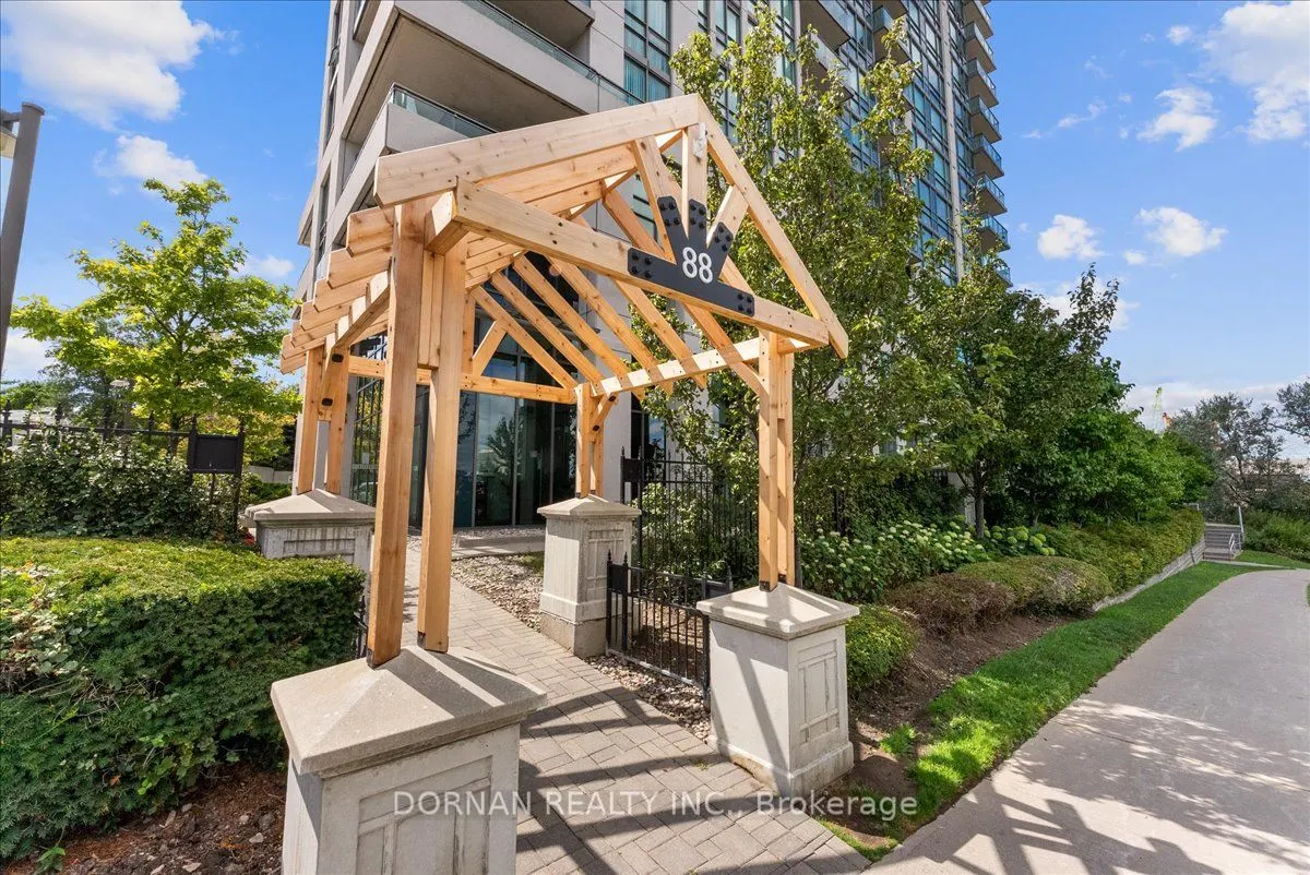 88 Grangeway Avenue, #305