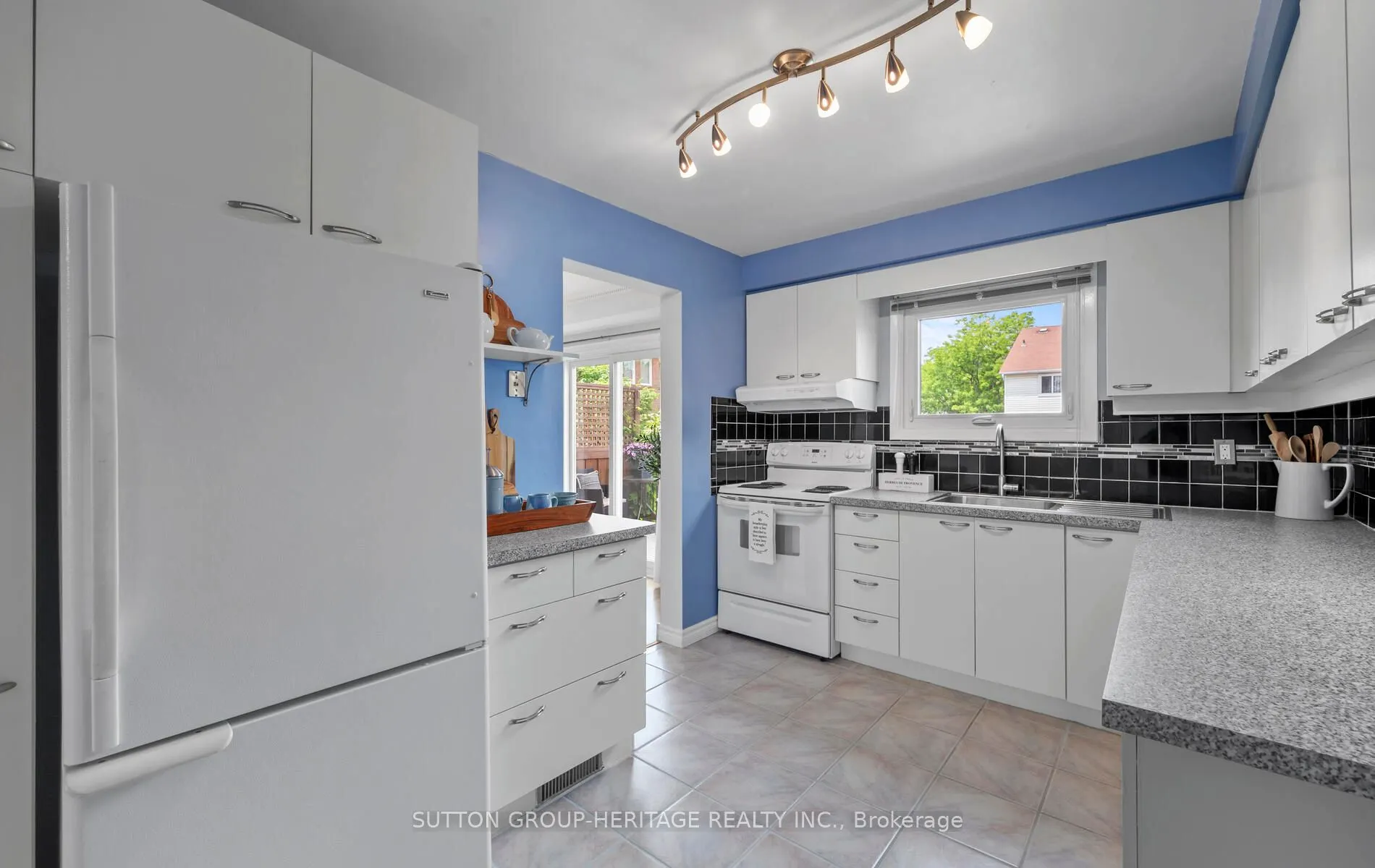 61 Kipling Crescent