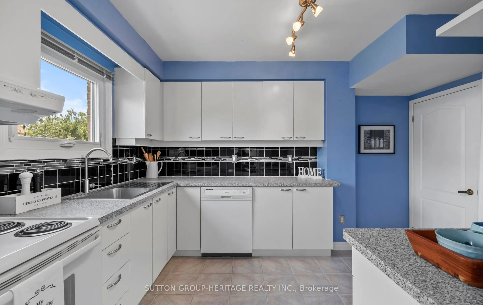 61 Kipling Crescent