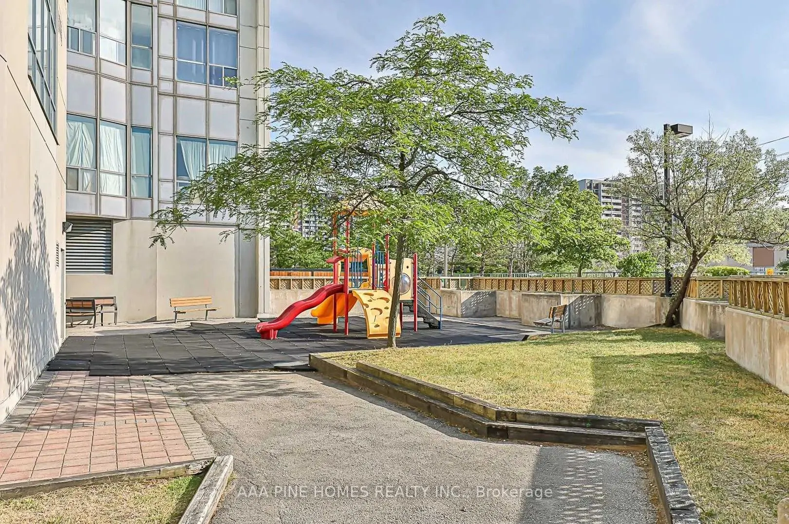 2550 Lawrence Avenue E, ##1111