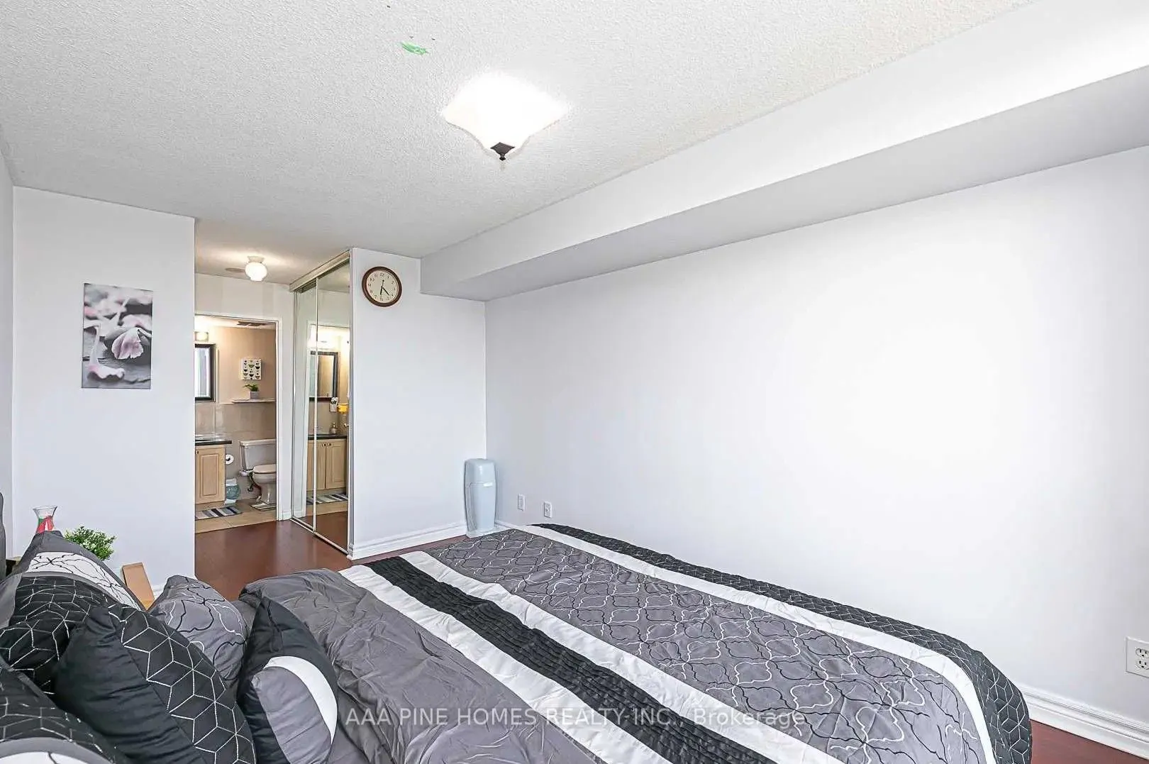 2550 Lawrence Avenue E, ##1111