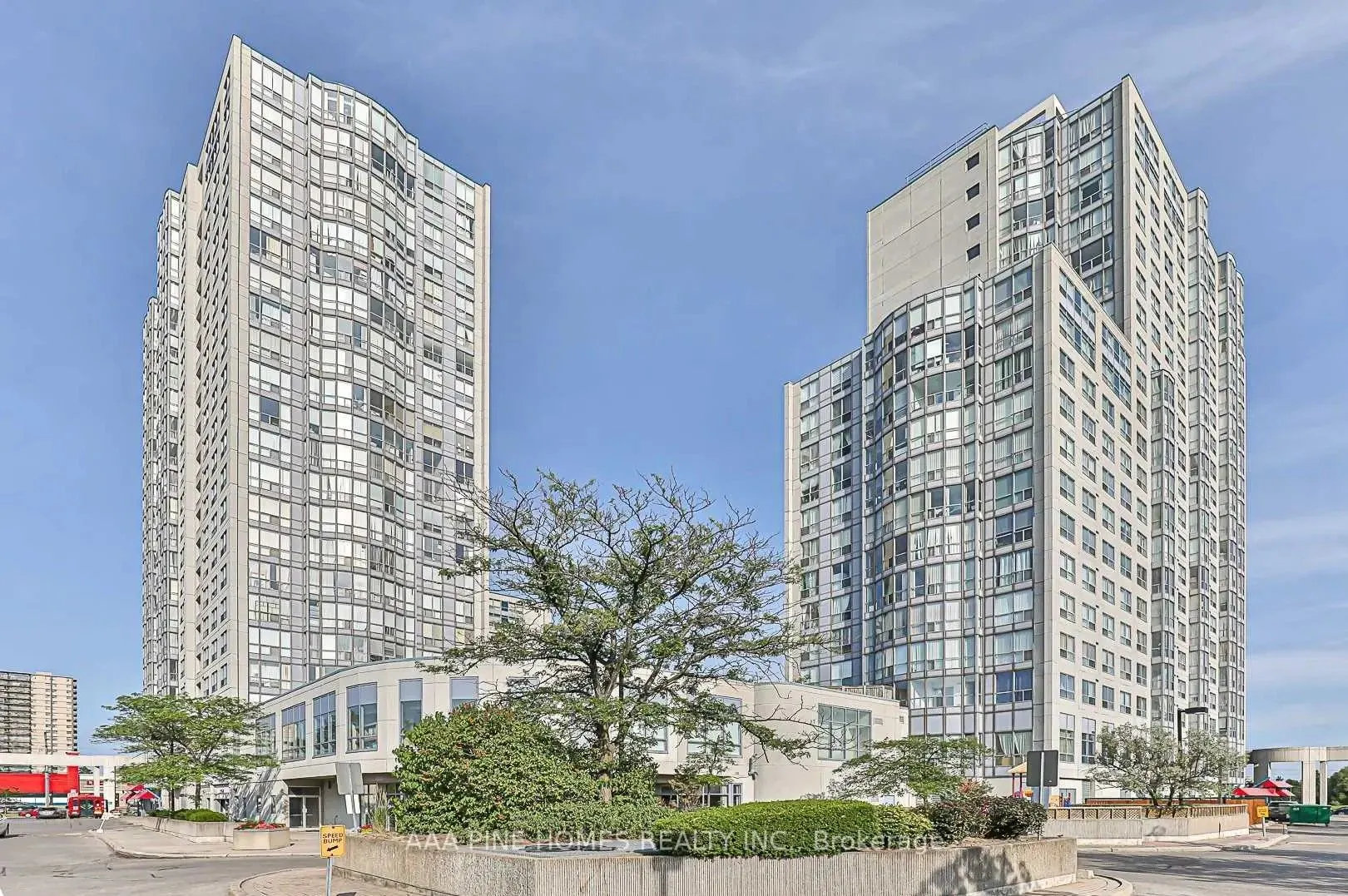 2550 Lawrence Avenue E, ##1111