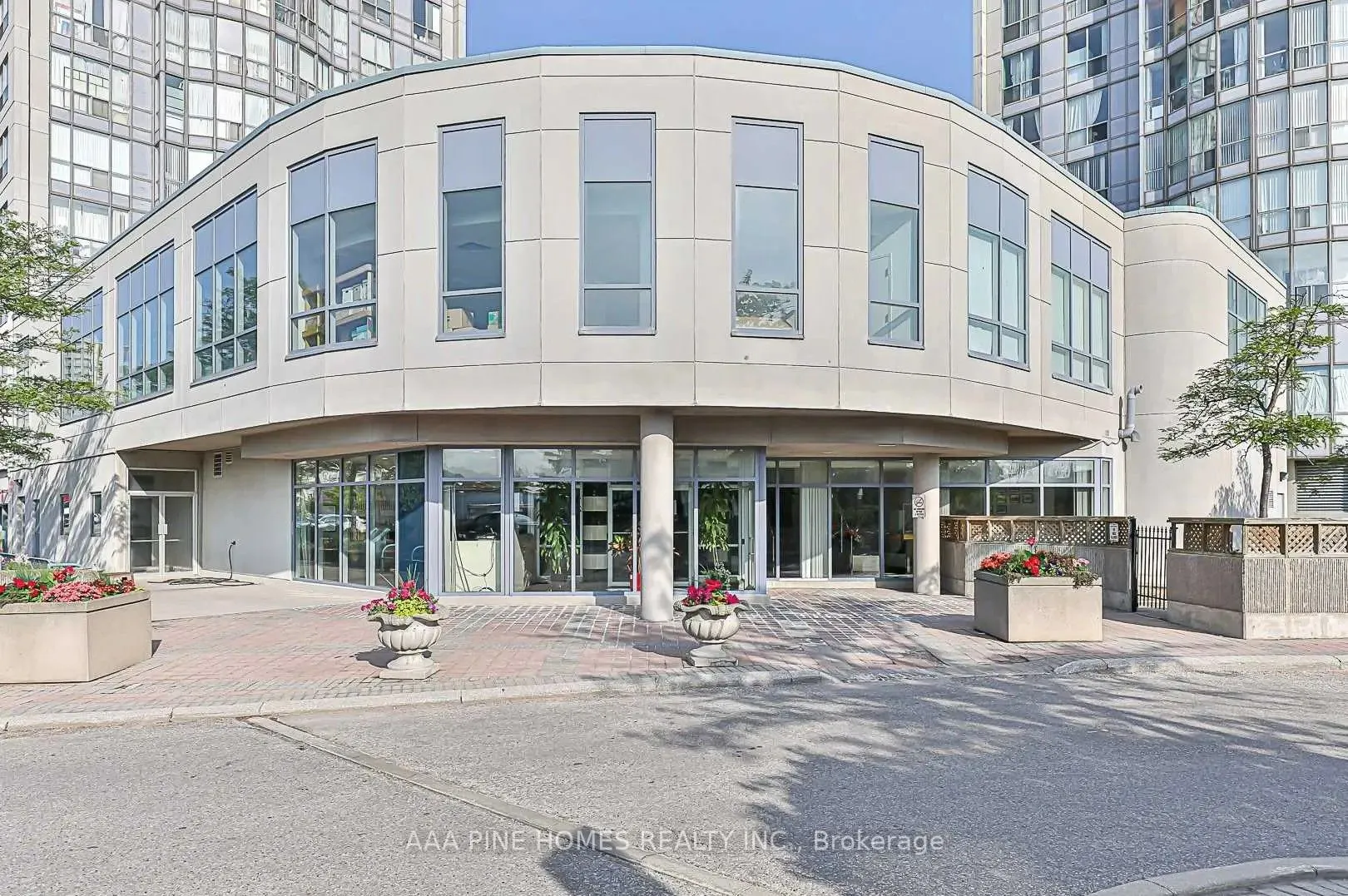 2550 Lawrence Avenue E, ##1111