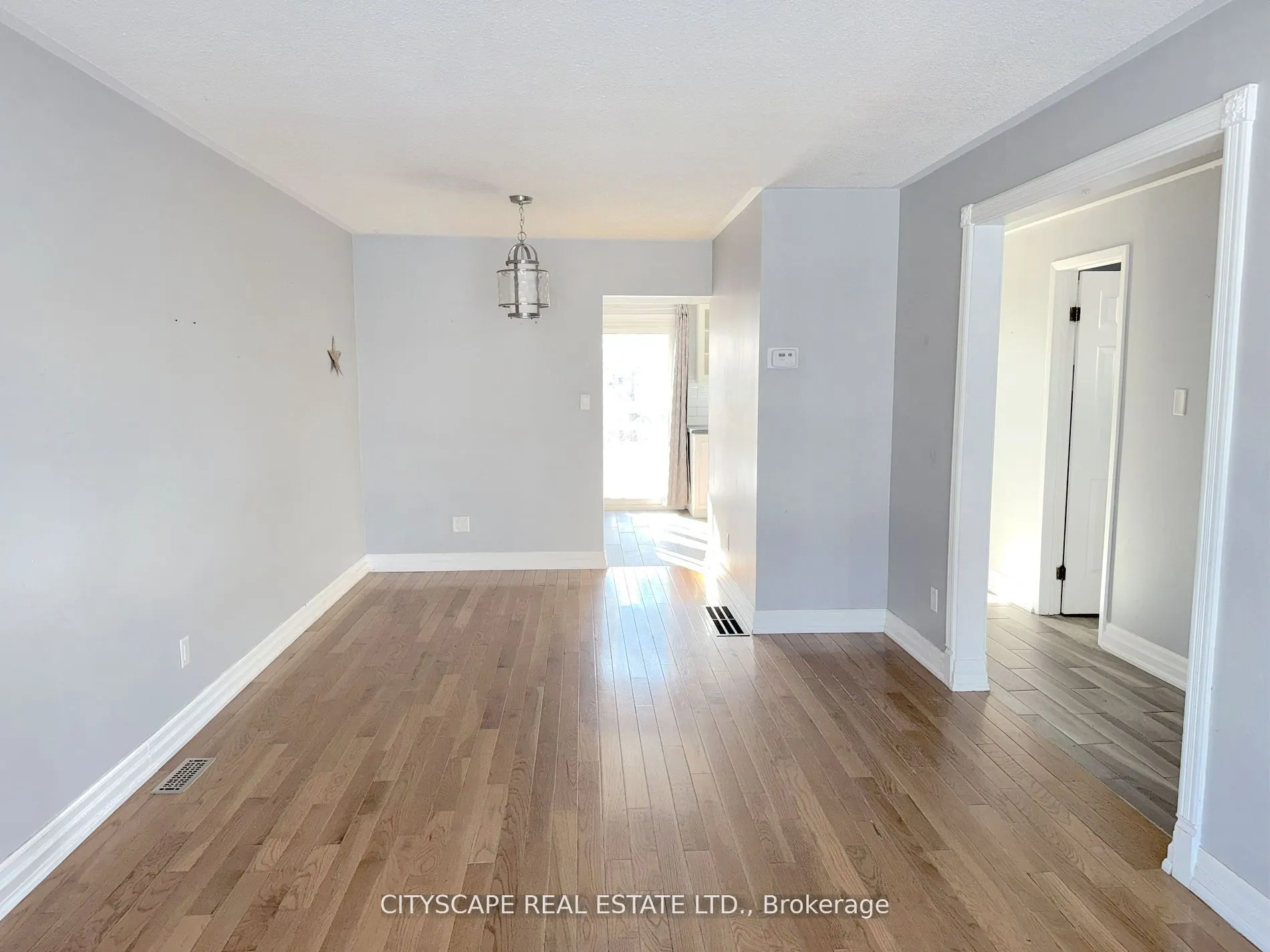 350 Vancouver Crescent