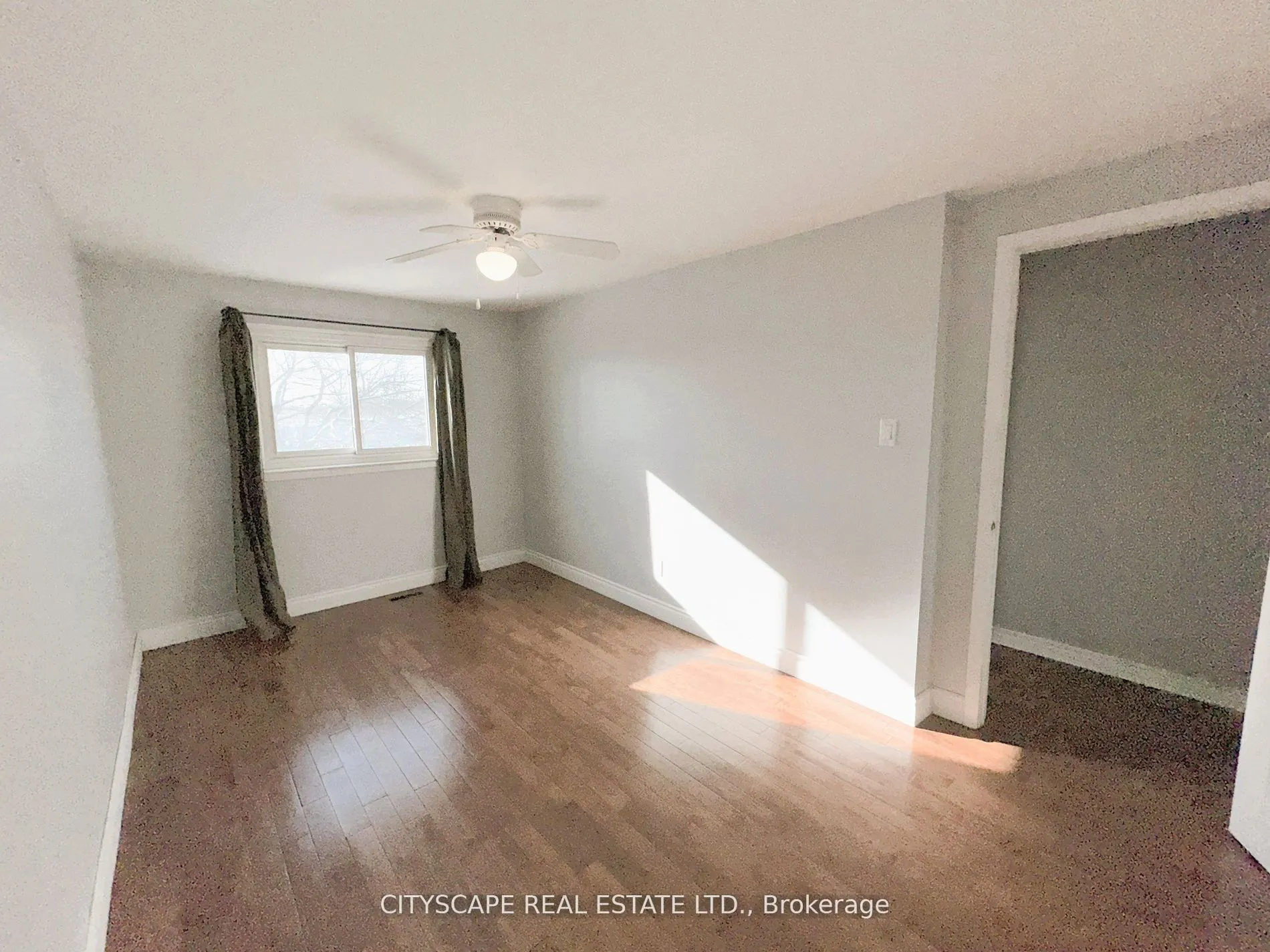 350 Vancouver Crescent