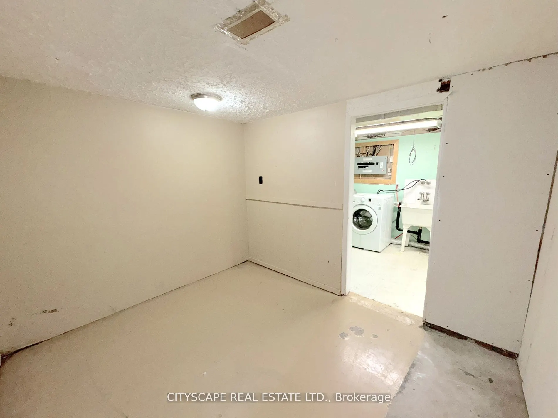 350 Vancouver Crescent